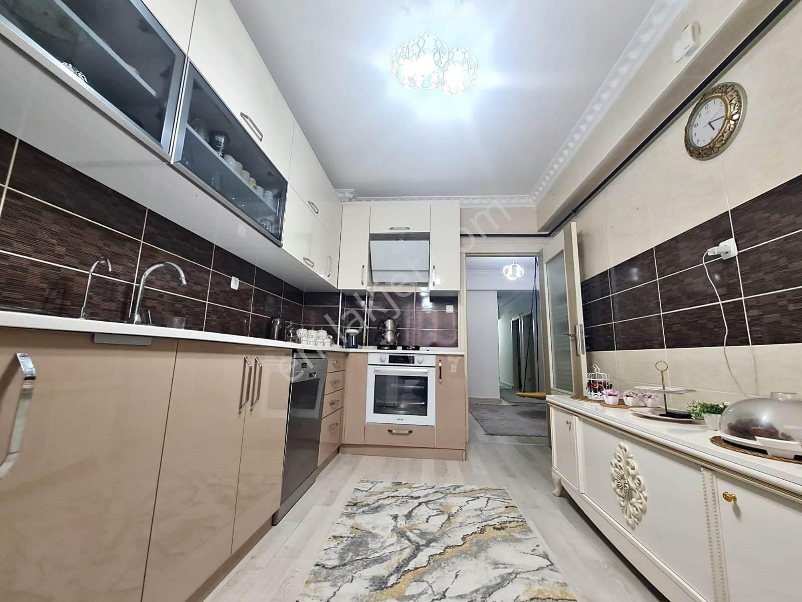 Sancaktepe Göbekte Pazar Yakını Arakat Geniş 4+1 Satılık Daire - Görsel 7