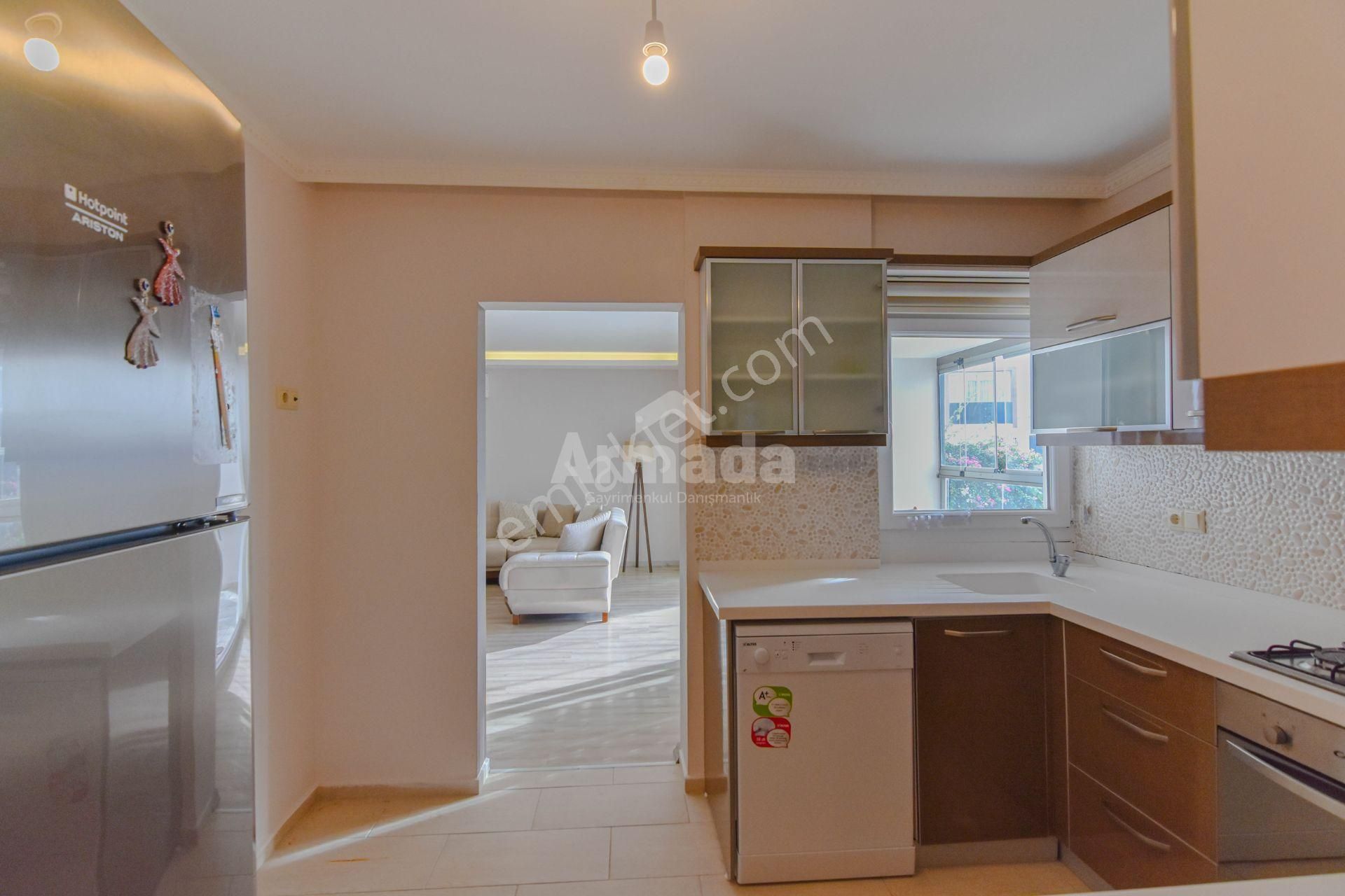 Kuşadası'nda Kat Bahçeli Deniz Manzaralı Özel 3+1 Daire - Görsel 15