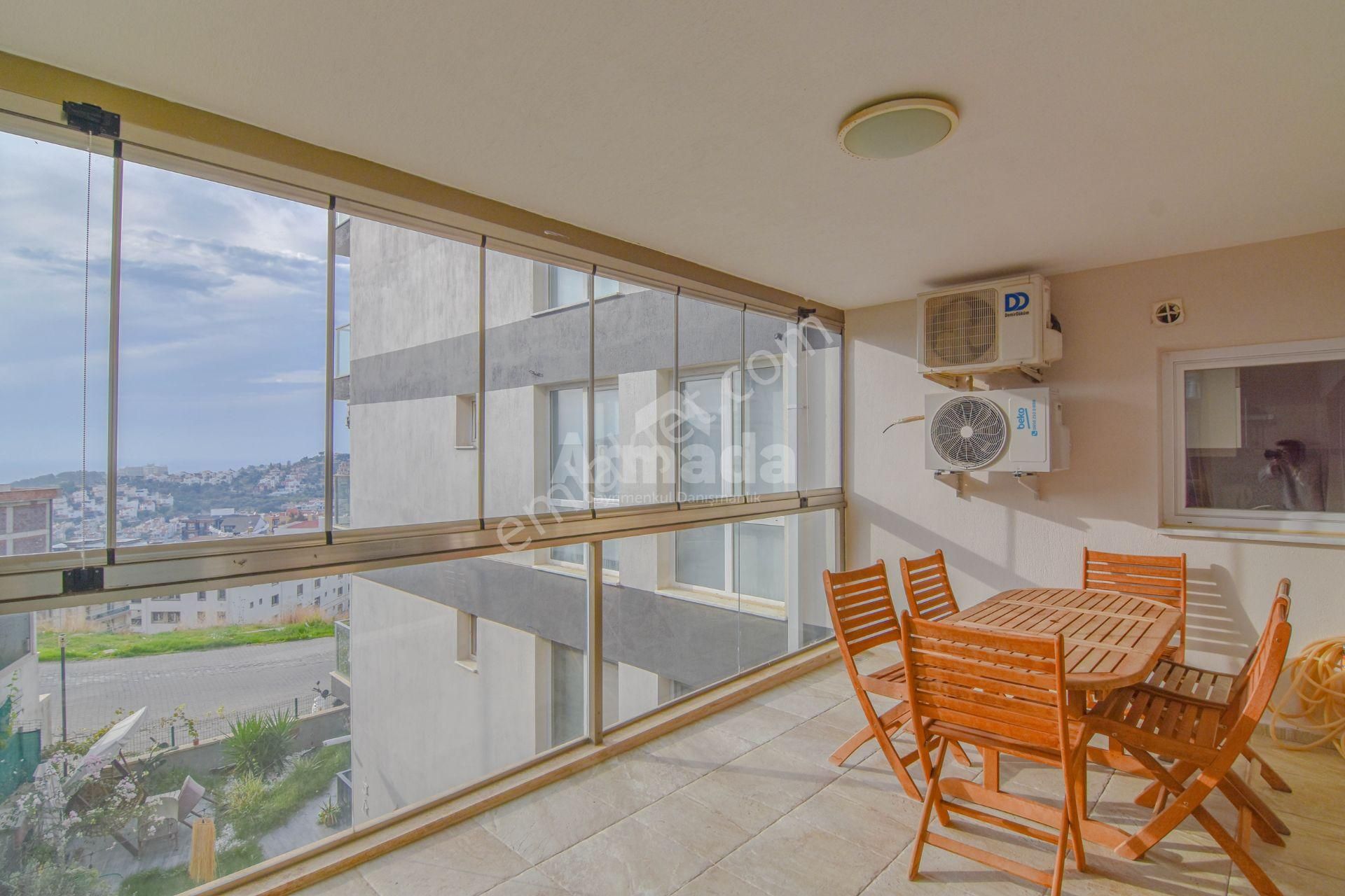 Kuşadası'nda Kat Bahçeli Deniz Manzaralı Özel 3+1 Daire - Görsel 32