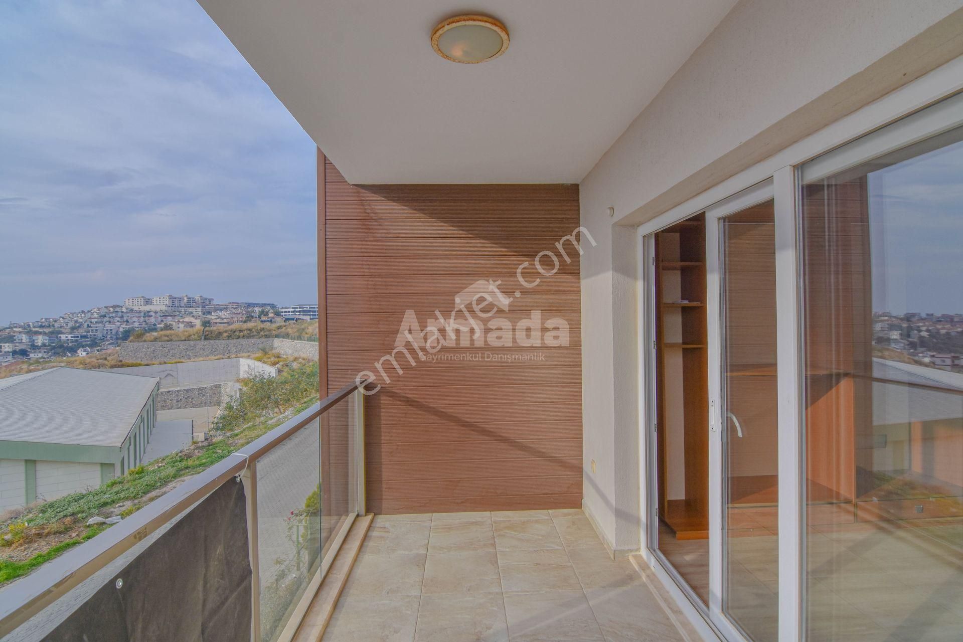 Kuşadası'nda Kat Bahçeli Deniz Manzaralı Özel 3+1 Daire - Görsel 30