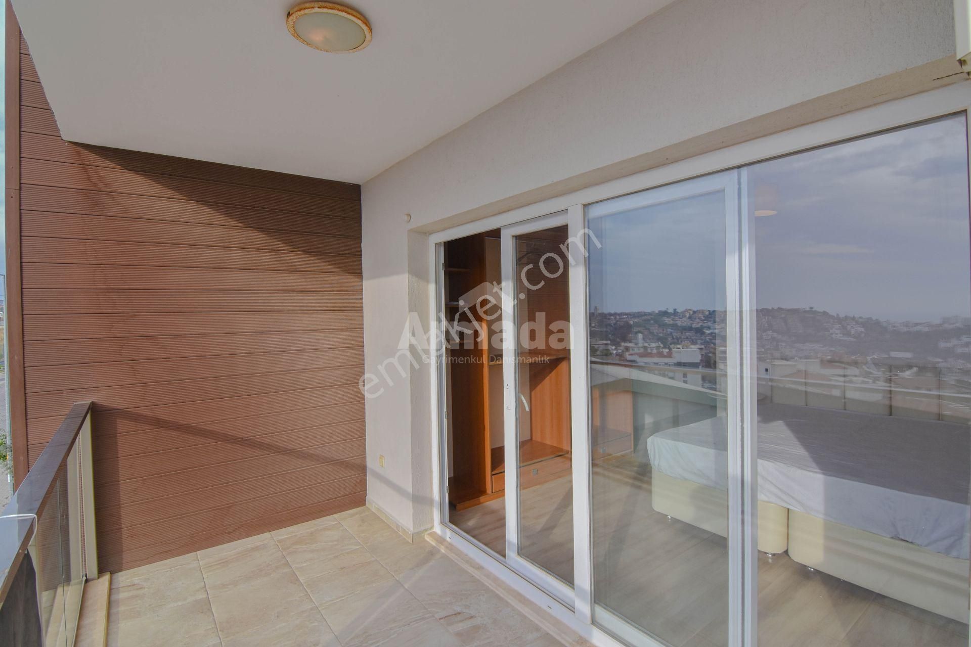 Kuşadası'nda Kat Bahçeli Deniz Manzaralı Özel 3+1 Daire - Görsel 29