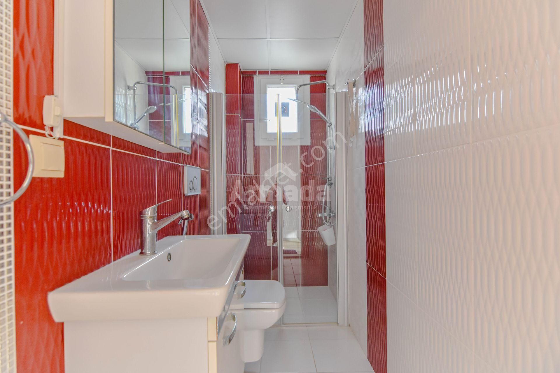 Kuşadası'nda Kat Bahçeli Deniz Manzaralı Özel 3+1 Daire - Görsel 31