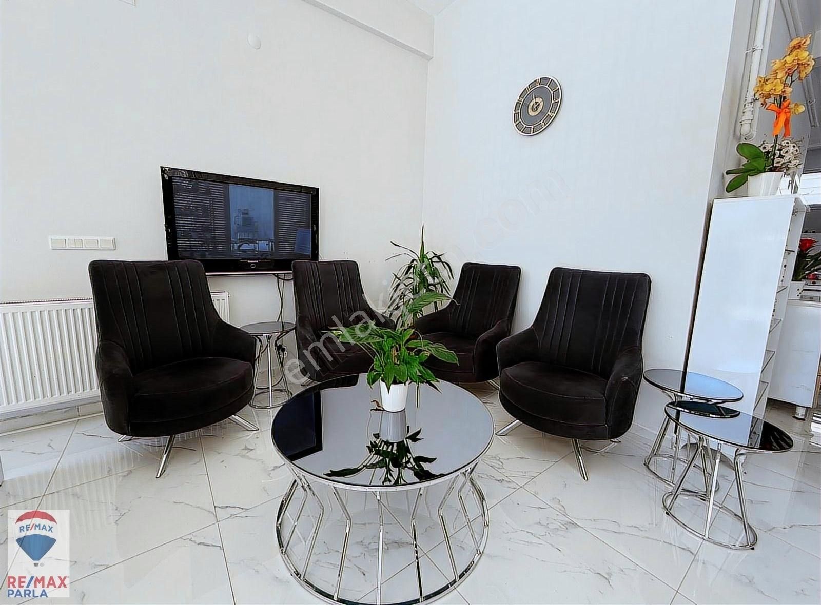 Remax Yeşim'den Devren Kiralık Güzellik Merkezi - Görsel 2