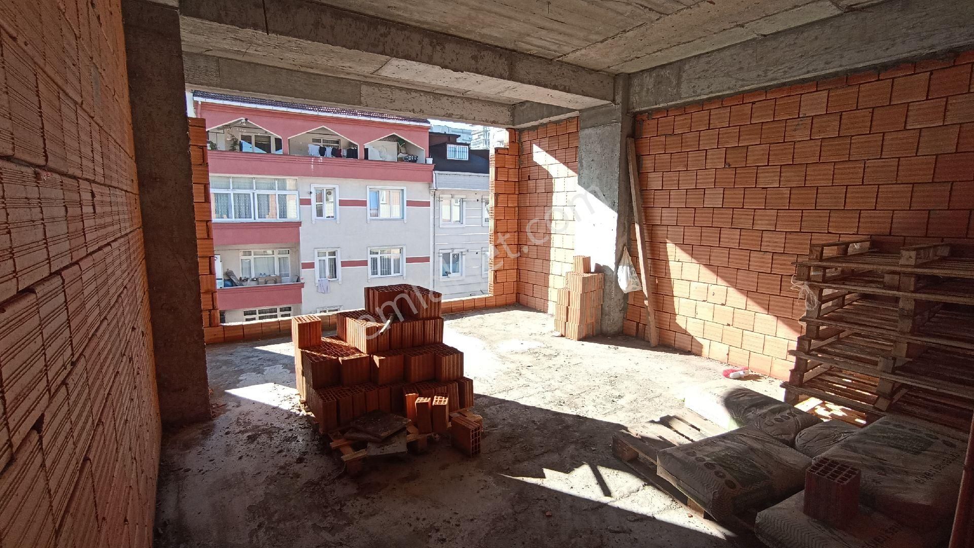 Muhteşem Konumda Tek Daire Üzeri Otoparkli Satılık Komple Bina - Görsel 2