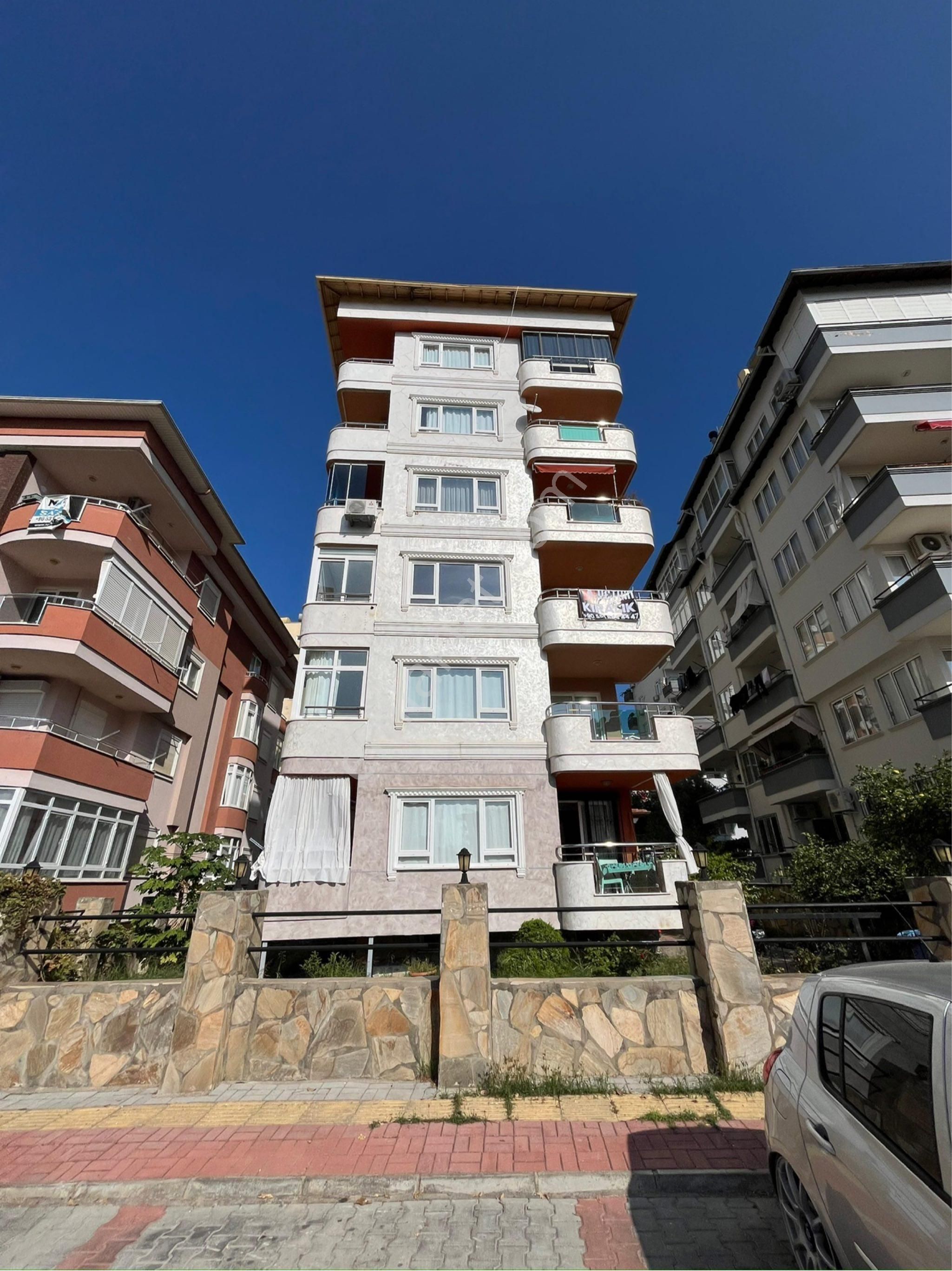 Alanya/kadıpaşa Mah.anadolu Hast. Yakını 3+1 Kiralık Daire