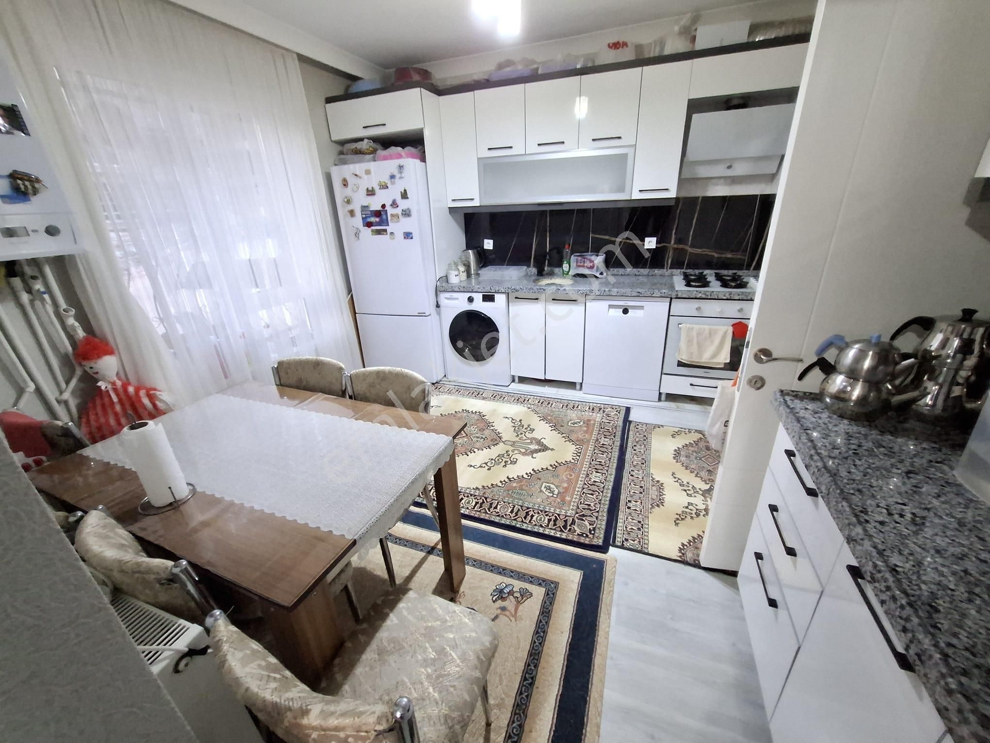 Altındağ - Feridun Çelik Mahallesinde Yapılı, Teras Balkonlu Merkezi Konumlu 3+1 Satılık Daire !!! - Görsel 3