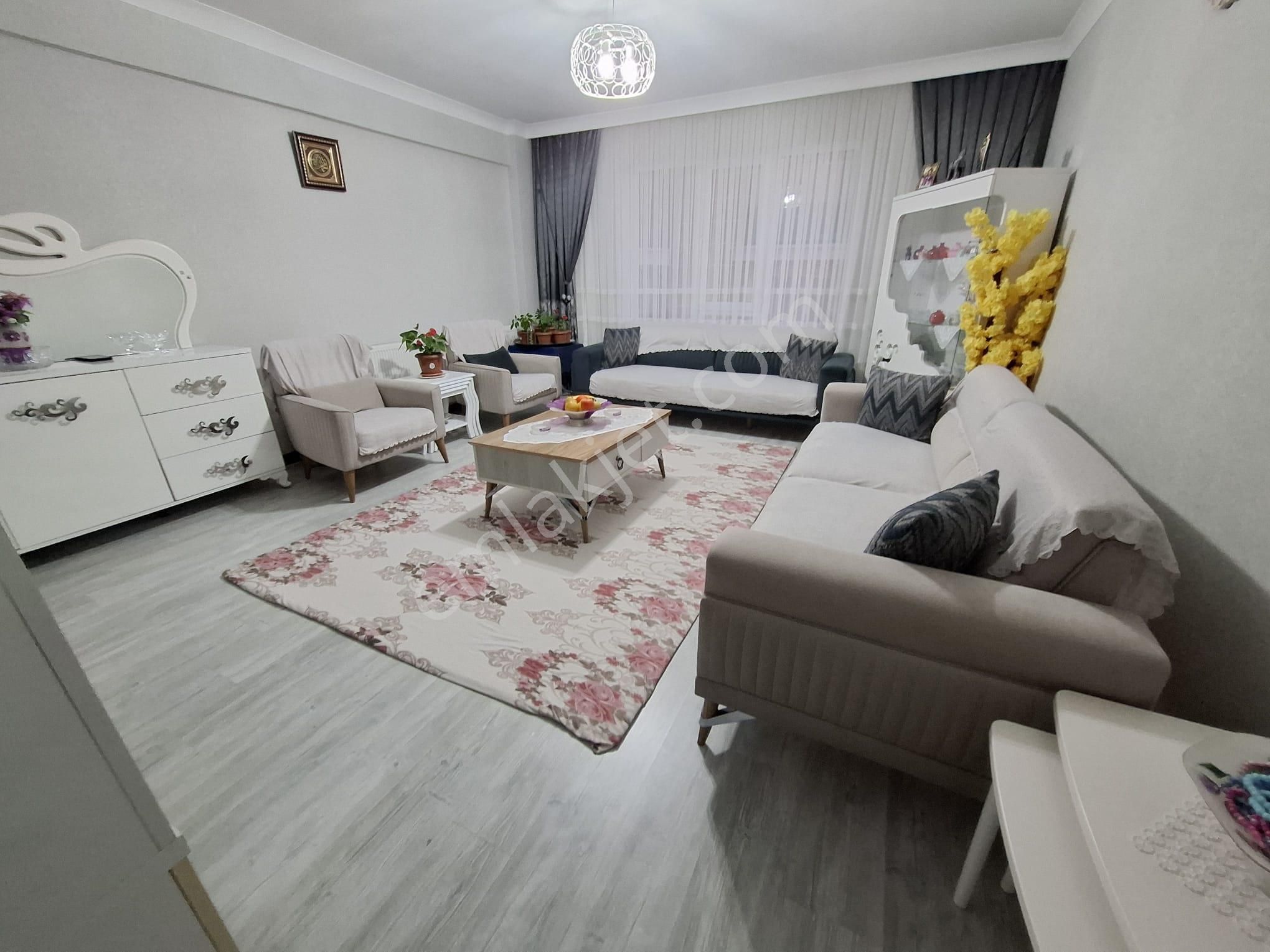 Altındağ - Feridun Çelik Mahallesinde Yapılı, Teras Balkonlu Merkezi Konumlu 3+1 Satılık Daire !!! - Görsel 8