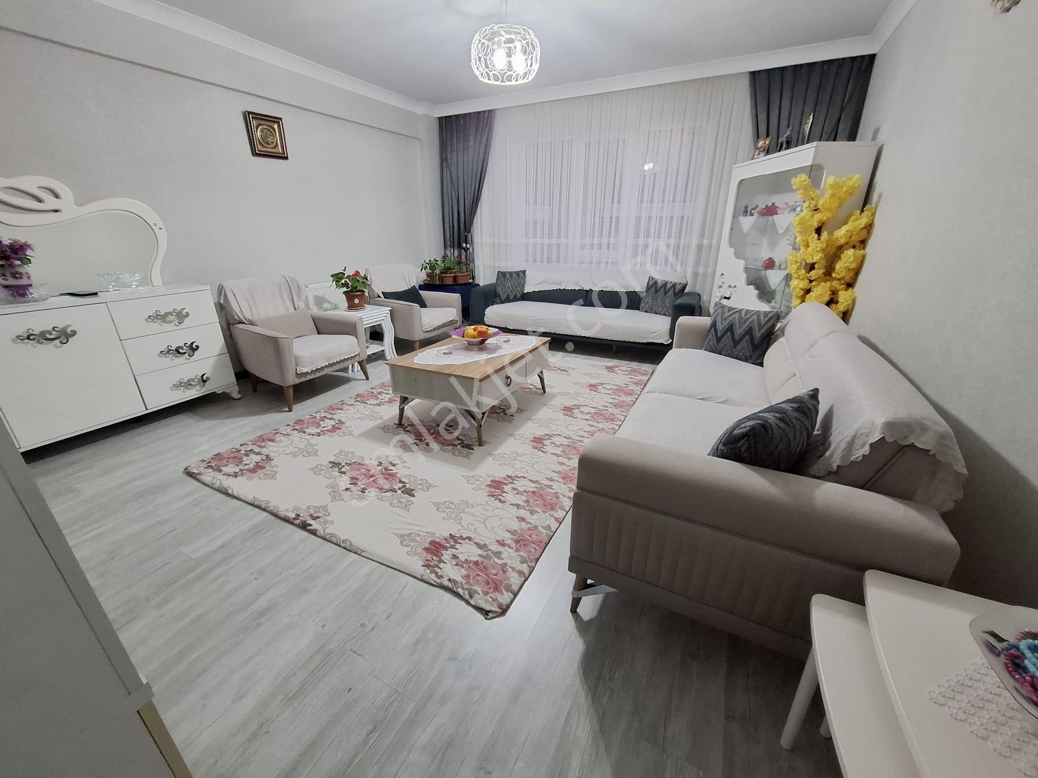 Altındağ - Feridun Çelik Mahallesinde Yapılı, Teras Balkonlu Merkezi Konumlu 3+1 Satılık Daire !!! - Görsel 9