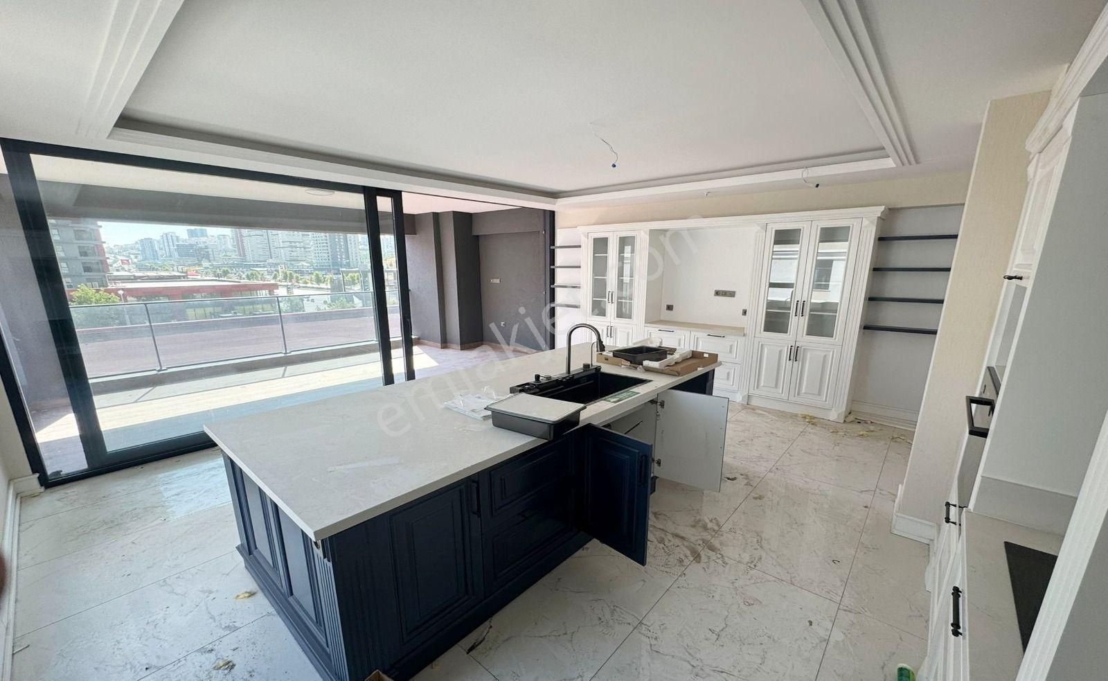 Ovacık'ta Site İçerisinde Ultra Lüks Yapılı 4.5+1 Daire!