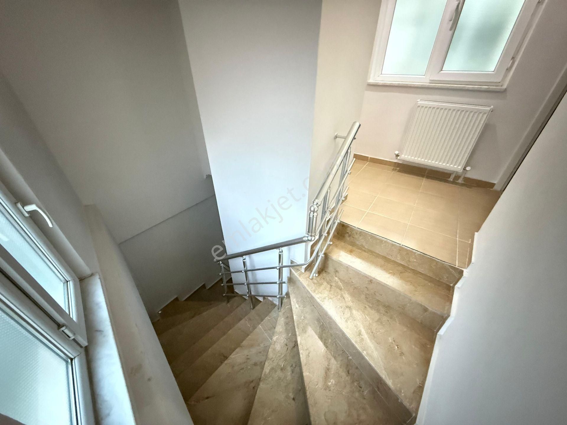 İzmir Dikili İsmetpaşa Mahallesinde Satılık 4+1 Dubleks Daire - Görsel 31