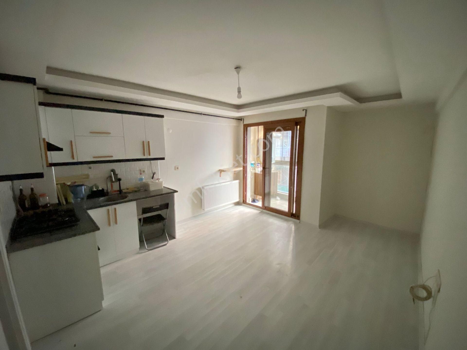 Buca Atatürk Mahallesin De 1+1 Eşyalı Kiralık Daire - Görsel 2