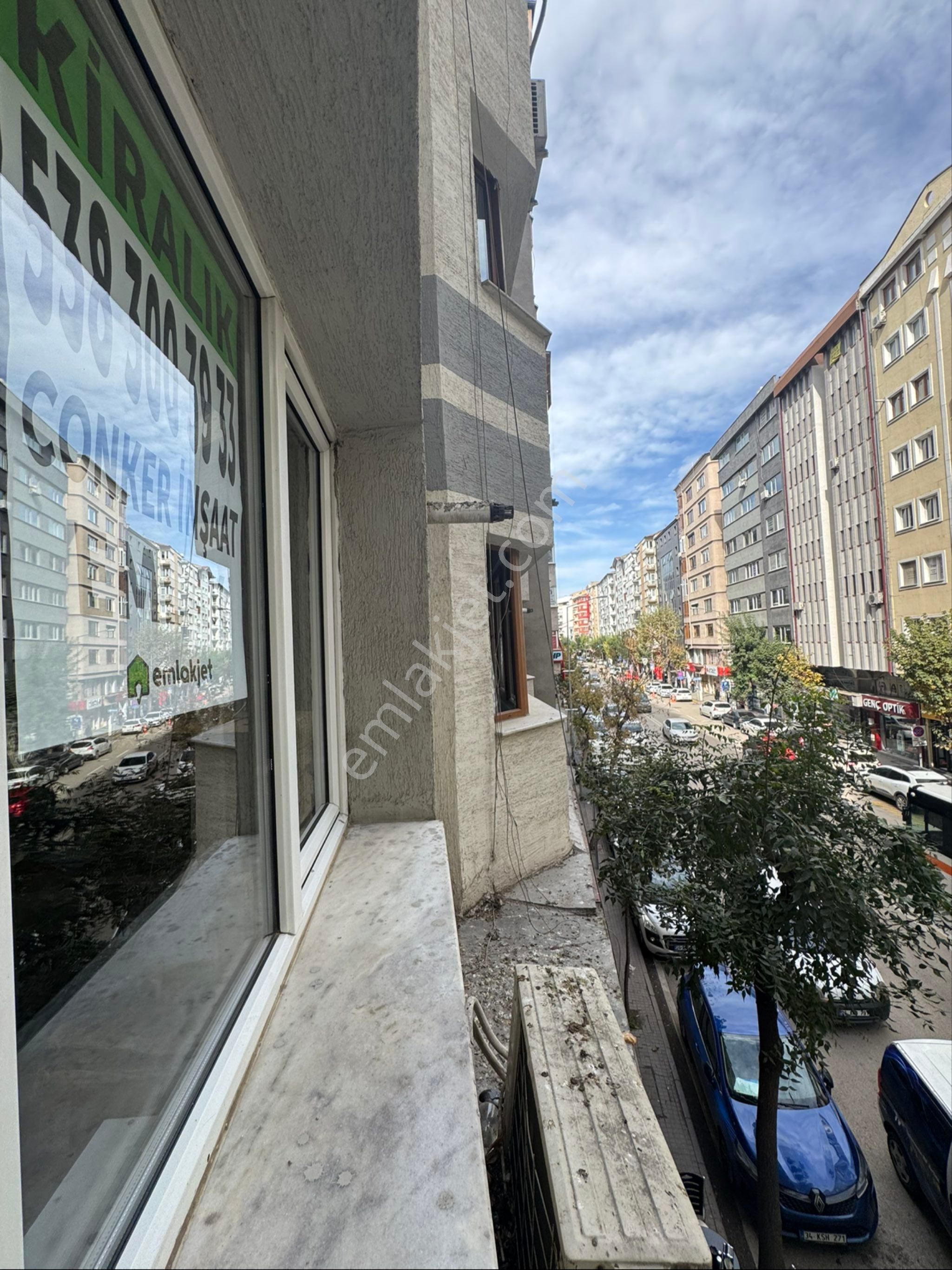 Conker İnşaat Emlak’tan Cumhuriye Mahallesi 1+1 Kiralık Ofis - Görsel 9