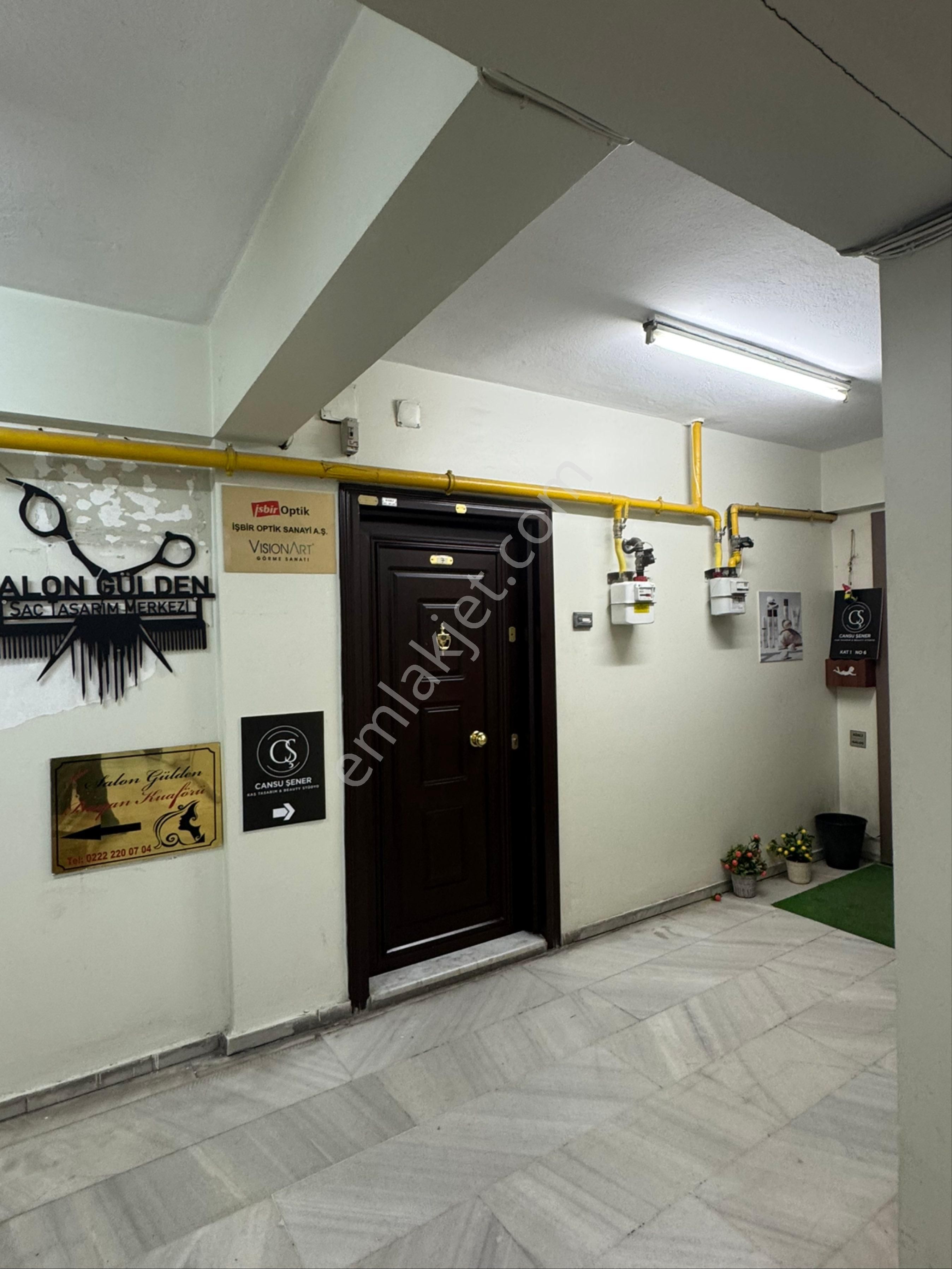 Conker İnşaat Emlak’tan Cumhuriye Mahallesi 1+1 Kiralık Ofis - Görsel 22