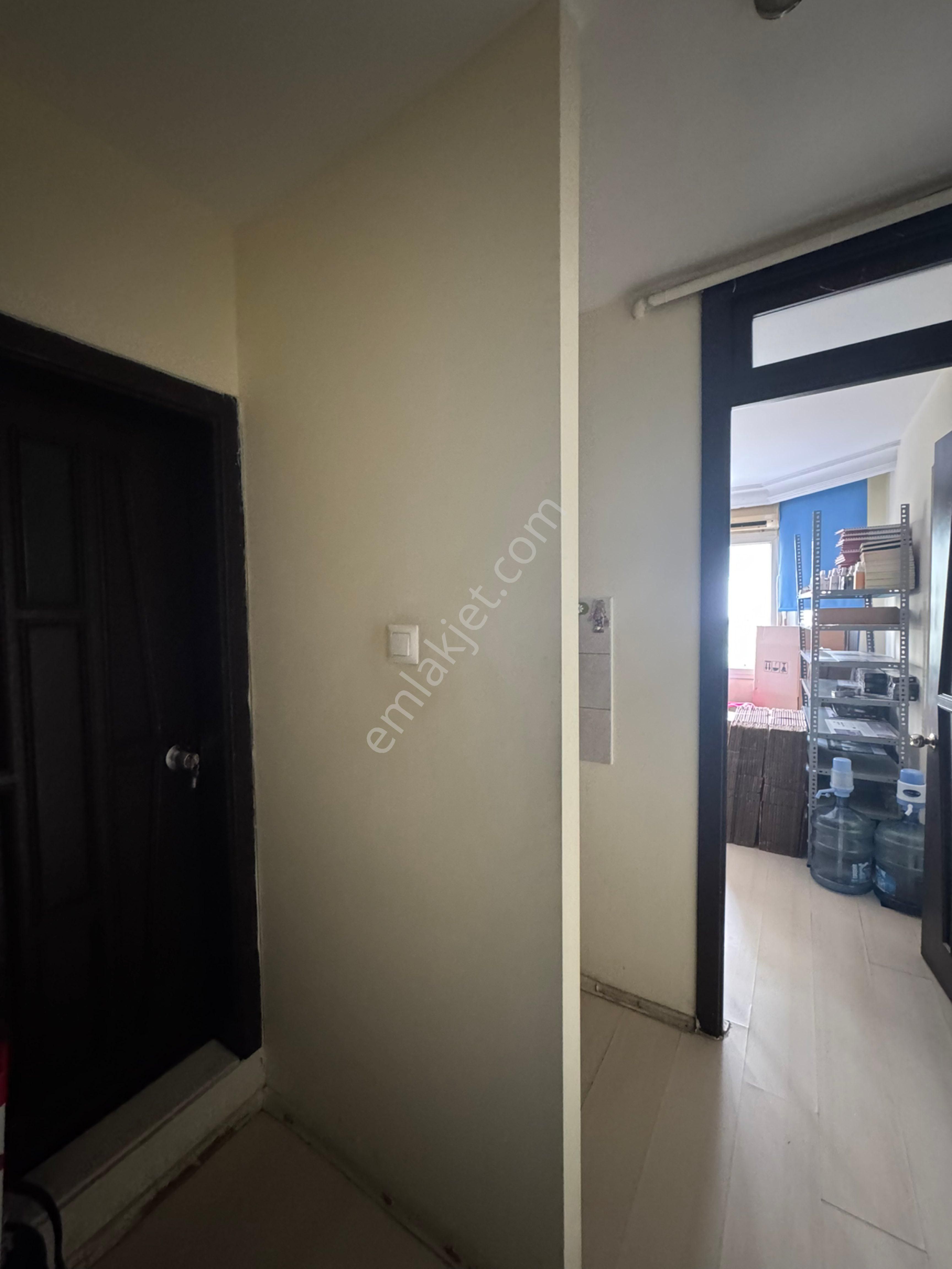 Conker İnşaat Emlak’tan Cumhuriye Mahallesi 1+1 Kiralık Ofis - Görsel 15