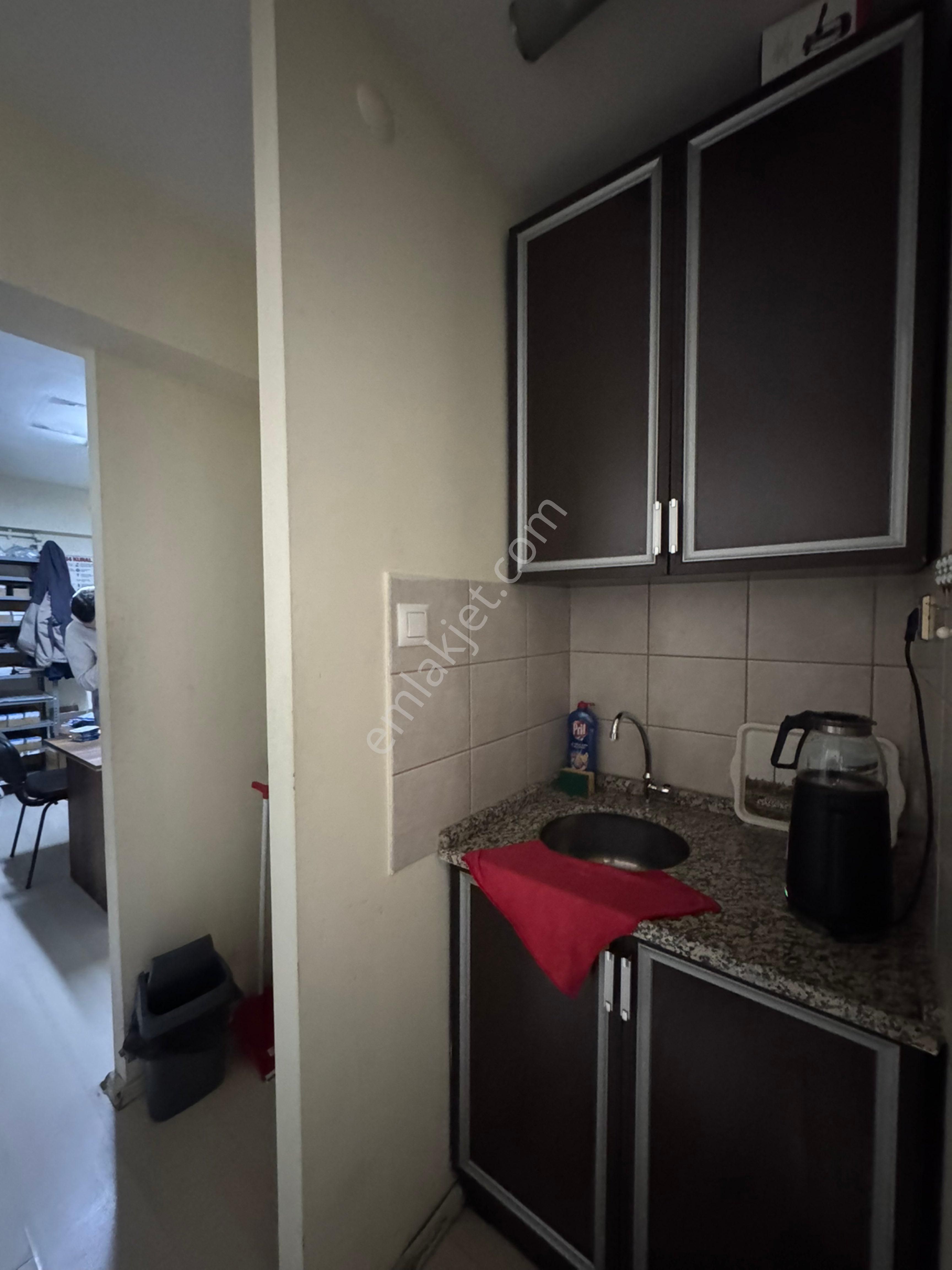 Conker İnşaat Emlak’tan Cumhuriye Mahallesi 1+1 Kiralık Ofis - Görsel 7