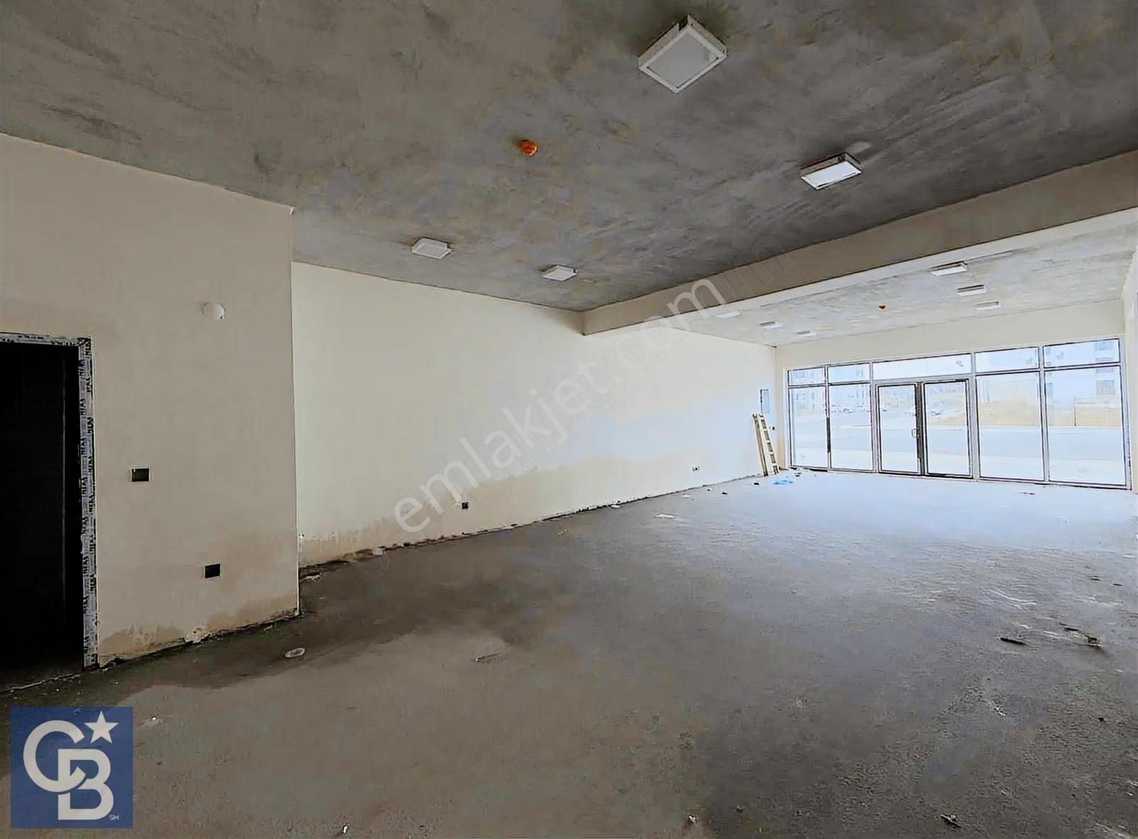 Aliağa Tokilerde Kiralık Geniş Dükkan 95 M2 - Görsel 5