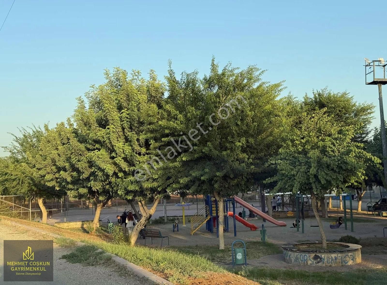 Ev Yapmak İsteyenlere Real Avm Yakınında Köşe Başı Satılık Arsa - Görsel 4