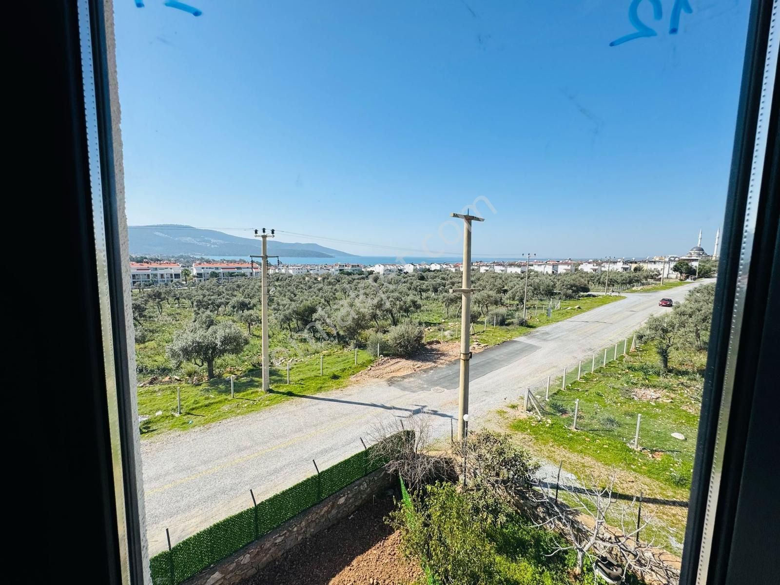 Zirve Gayrimenkul'den Denize 200 Mt Köşe Konumda Bahçeli Mustakil Girişli 4+1 Villa - Görsel 28