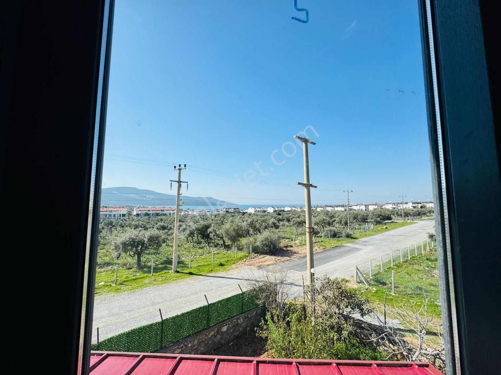 Zirve Gayrimenkul'den Denize 200 Mt Köşe Konumda Bahçeli Mustakil Girişli 4+1 Villa - Görsel 29