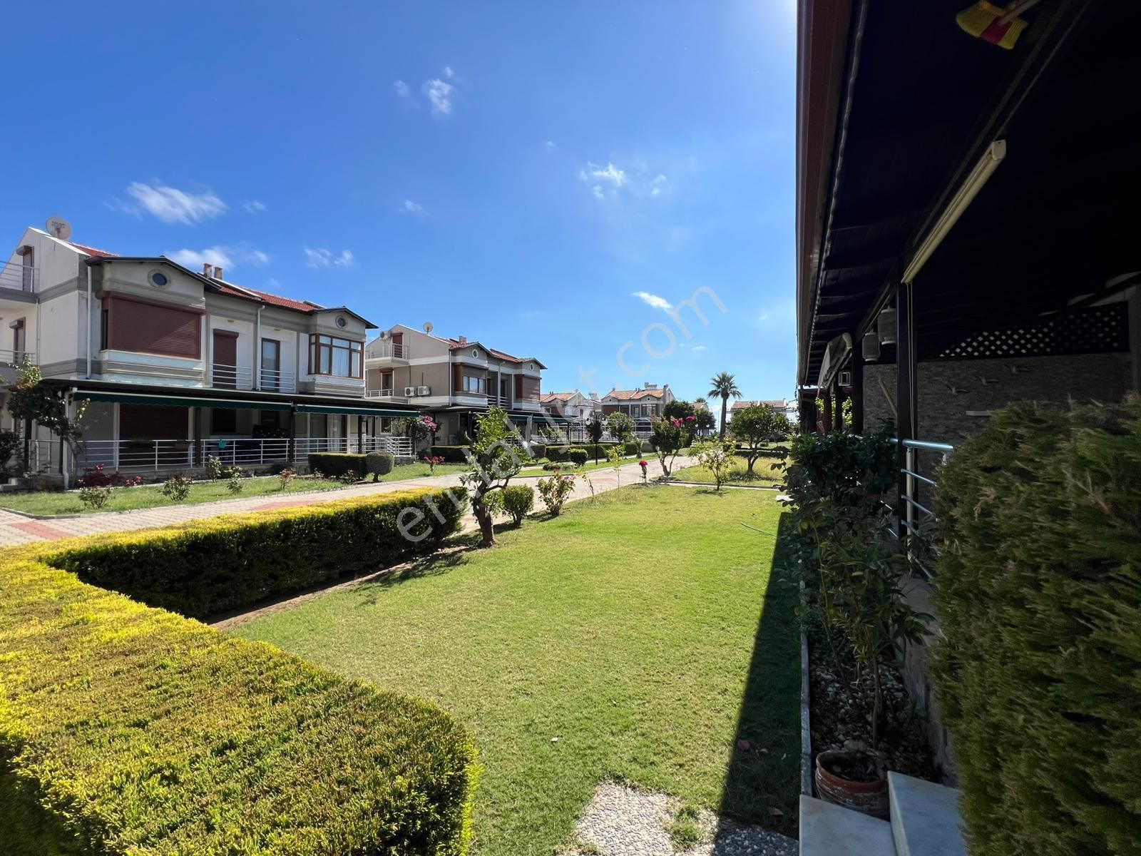 Gümüldür Denize Sıfır Site İçerisinde Havuzlu 3+1 Villa - Görsel 29