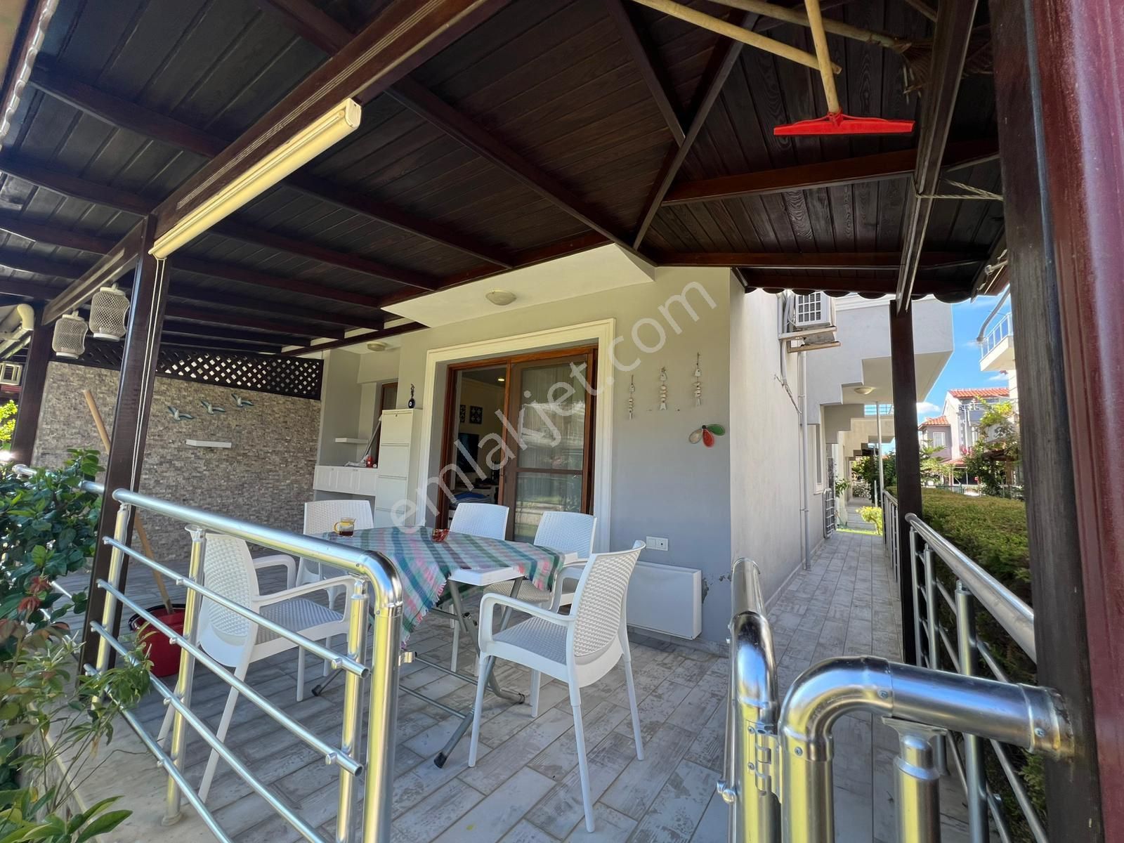 Gümüldür Denize Sıfır Site İçerisinde Havuzlu 3+1 Villa - Görsel 24