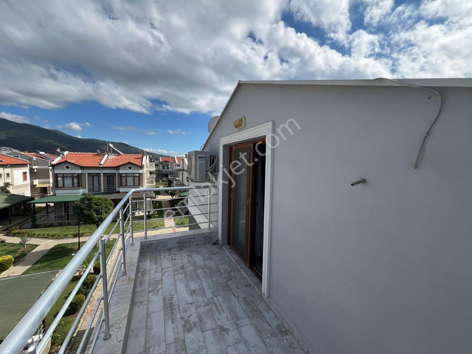 Gümüldür Denize Sıfır Site İçerisinde Havuzlu 3+1 Villa - Görsel 20