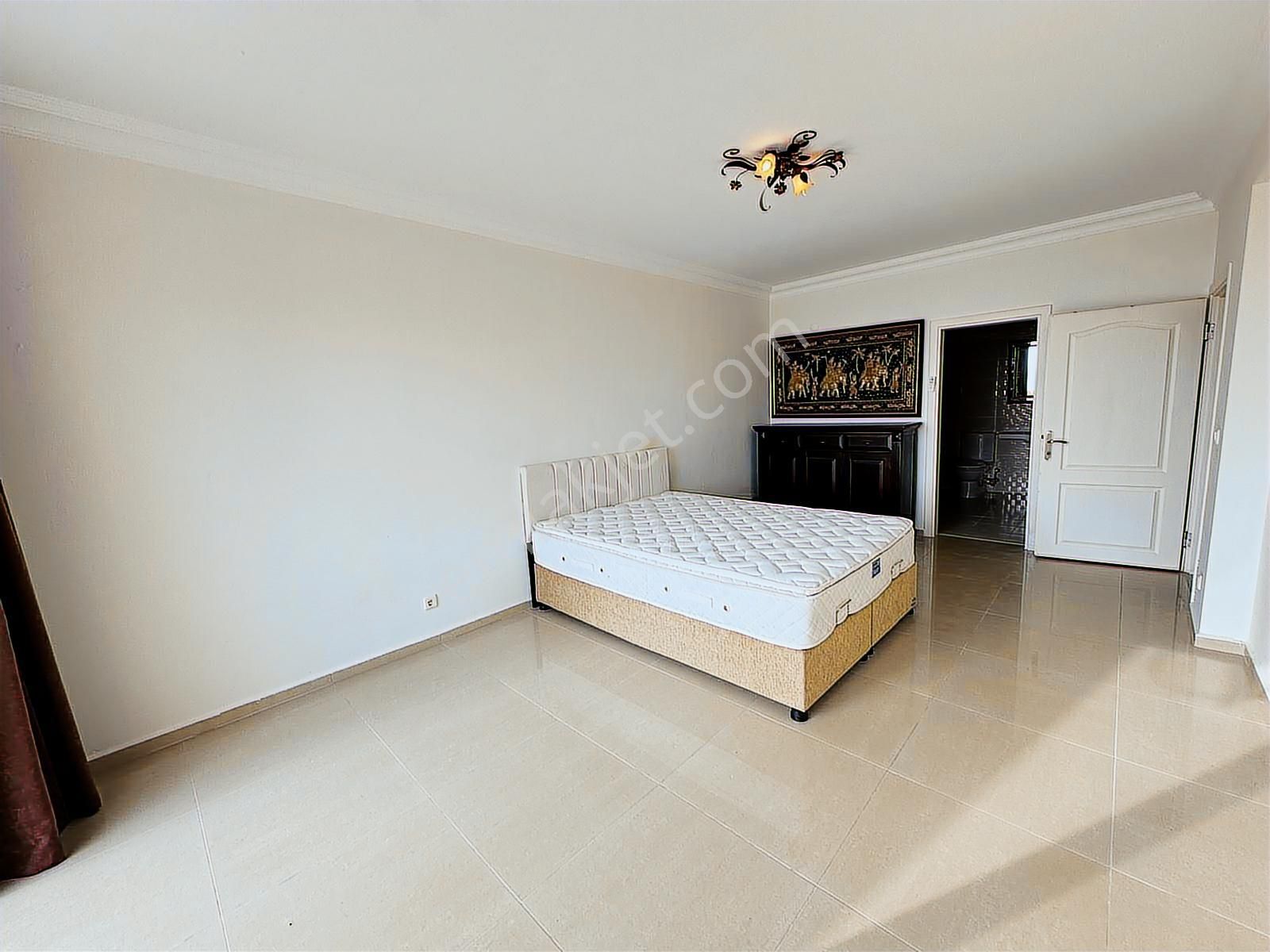 Panorama Sıtesınde Full Denız Ve Havuz Manzaralı Eşyalı 2+1 - Görsel 20