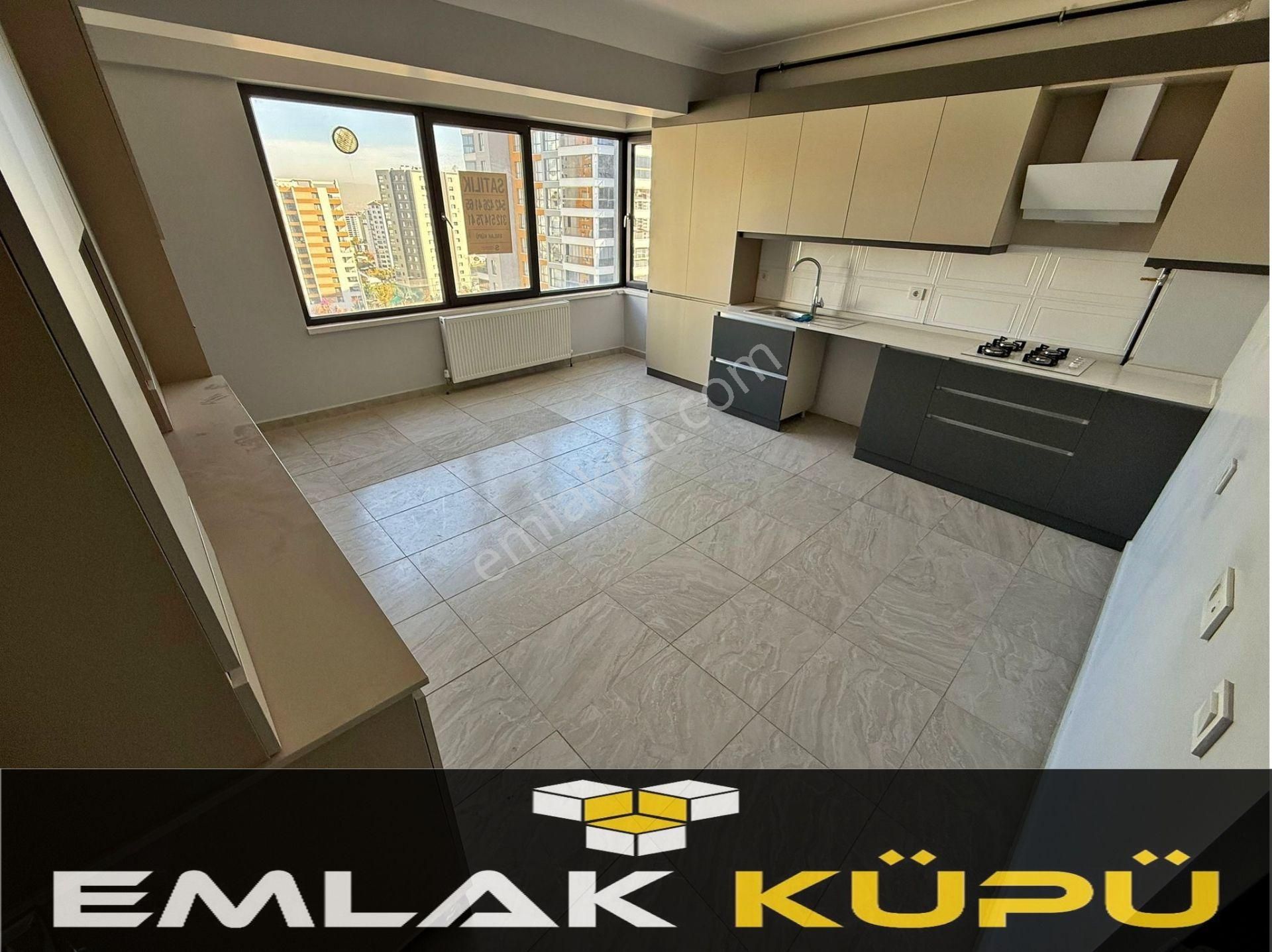 Bağlıca Mh. Özgür Park Evleri'nde Ara Katta 4+1 Satılık Daire