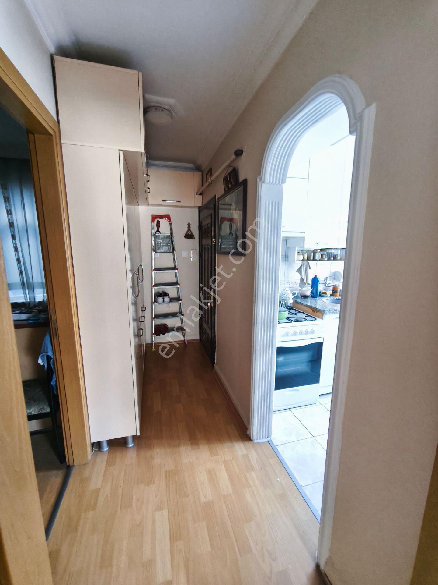 Eyüp Nişancı 2+1 / 85m2 / 4.kat / Metrobüse 2-3 Dk / Kombili / Bakımlı / Yatırımlık - Görsel 8