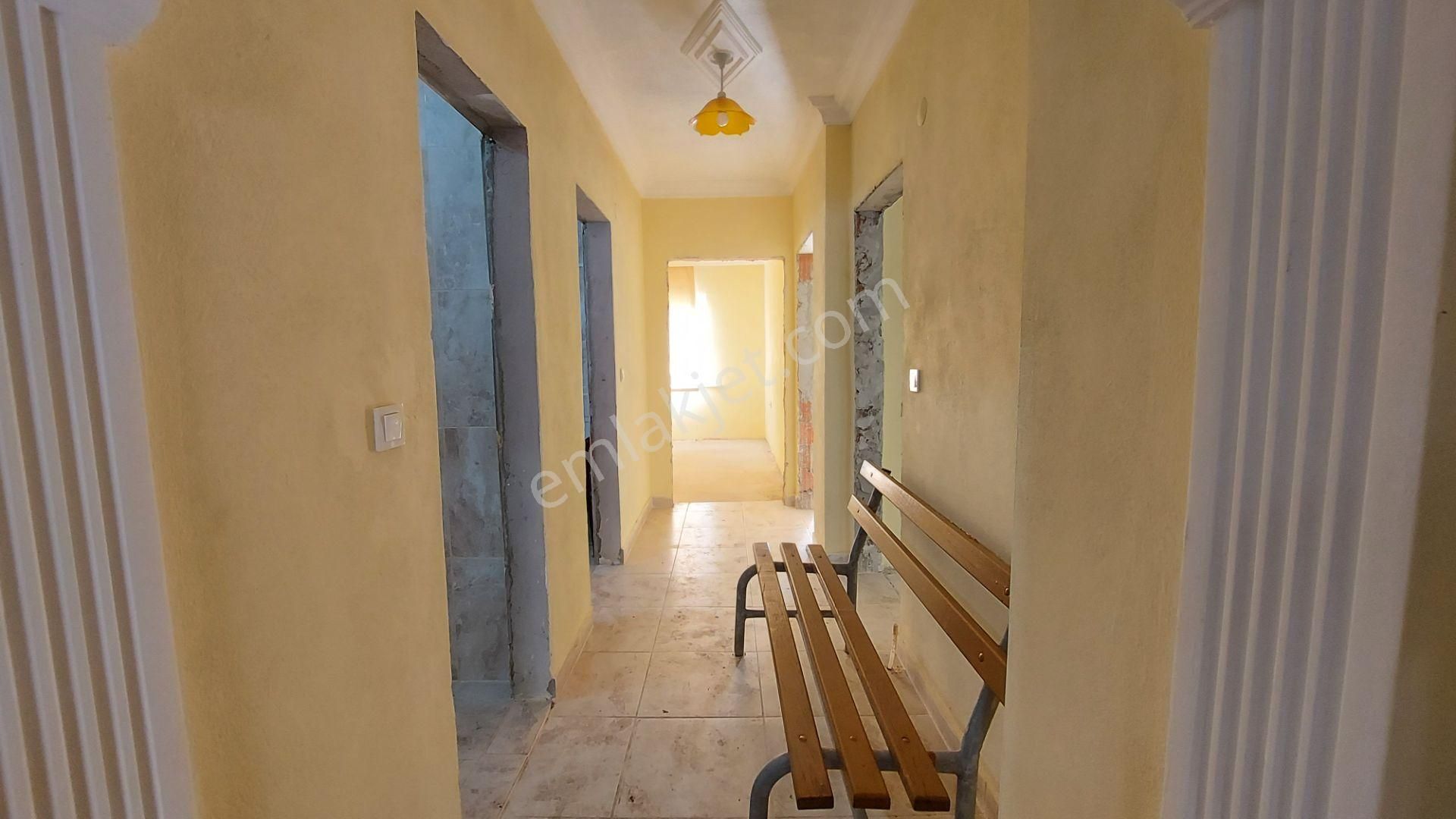 Körfez Kuzey Mahallesi Satılık 4+1 Müstakil Ev Ve Arsası - Görsel 11