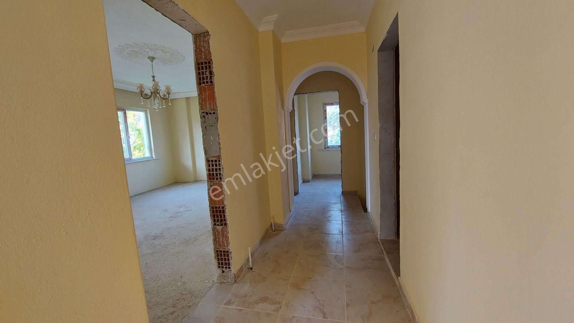 Körfez Kuzey Mahallesi Satılık 4+1 Müstakil Ev Ve Arsası - Görsel 32