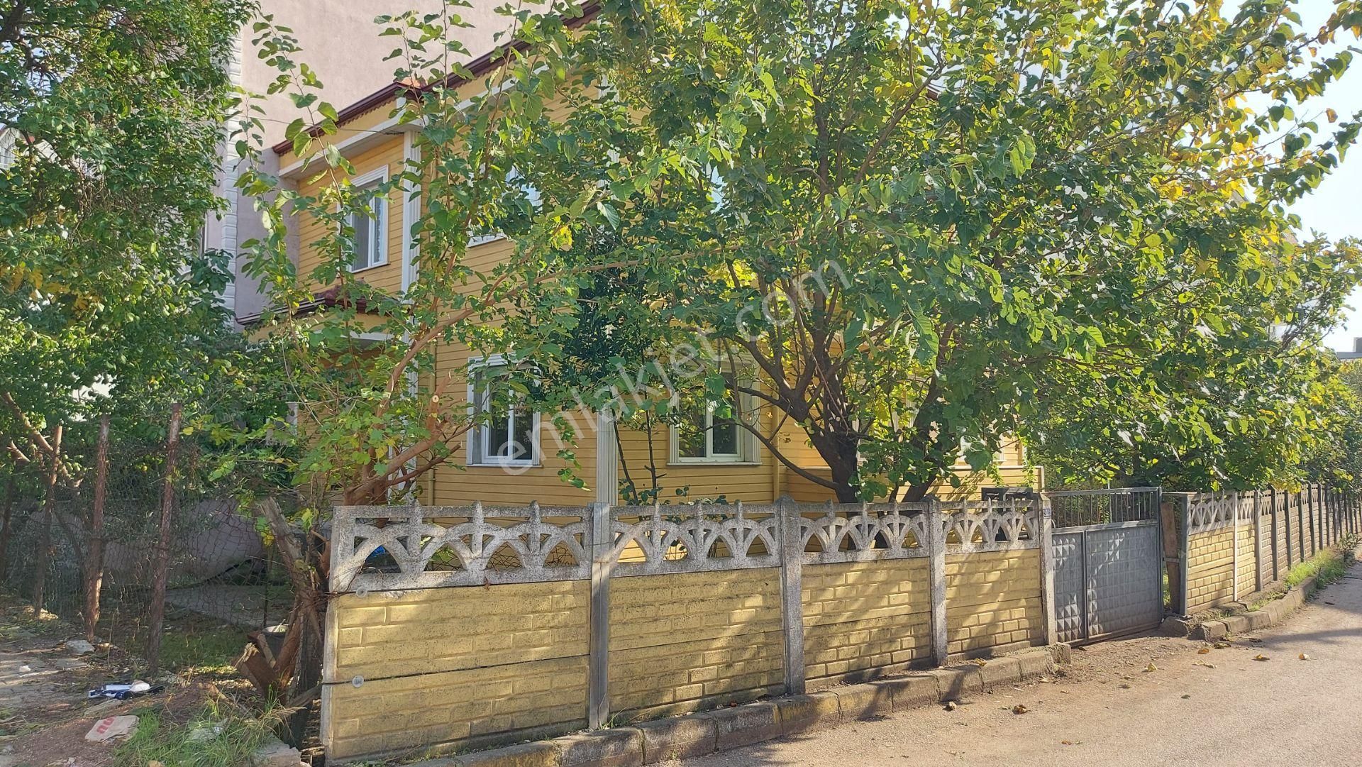 Körfez Kuzey Mahallesi Satılık 4+1 Müstakil Ev Ve Arsası