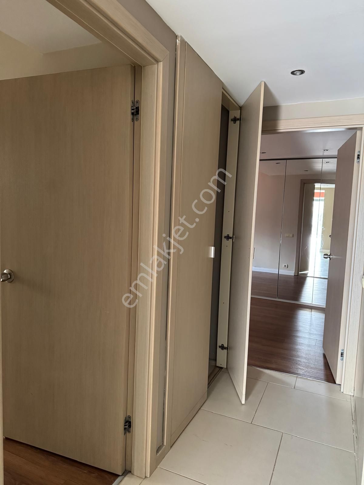 Çengelköy 'de Boğaz Manzaralı 2+1 Bahçe Katı Kiralık Daire - Görsel 31