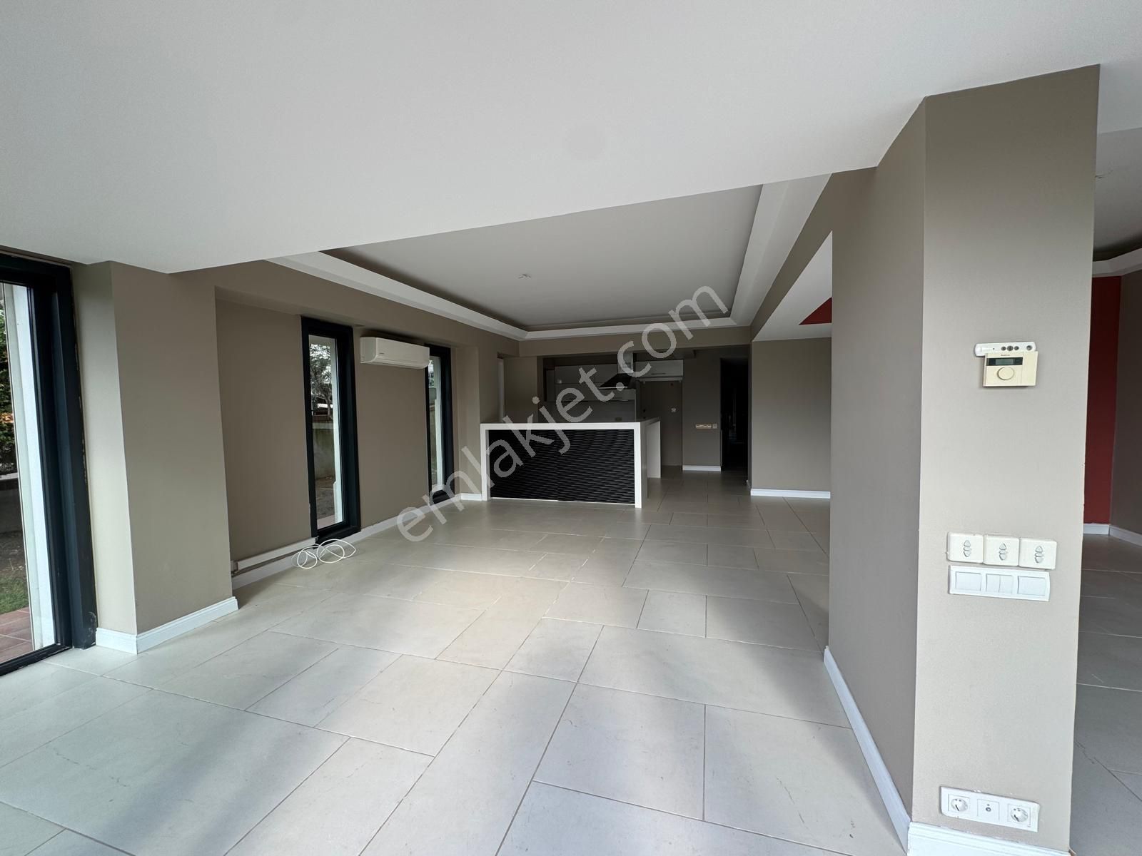 Çengelköy 'de Boğaz Manzaralı 2+1 Bahçe Katı Kiralık Daire - Görsel 14