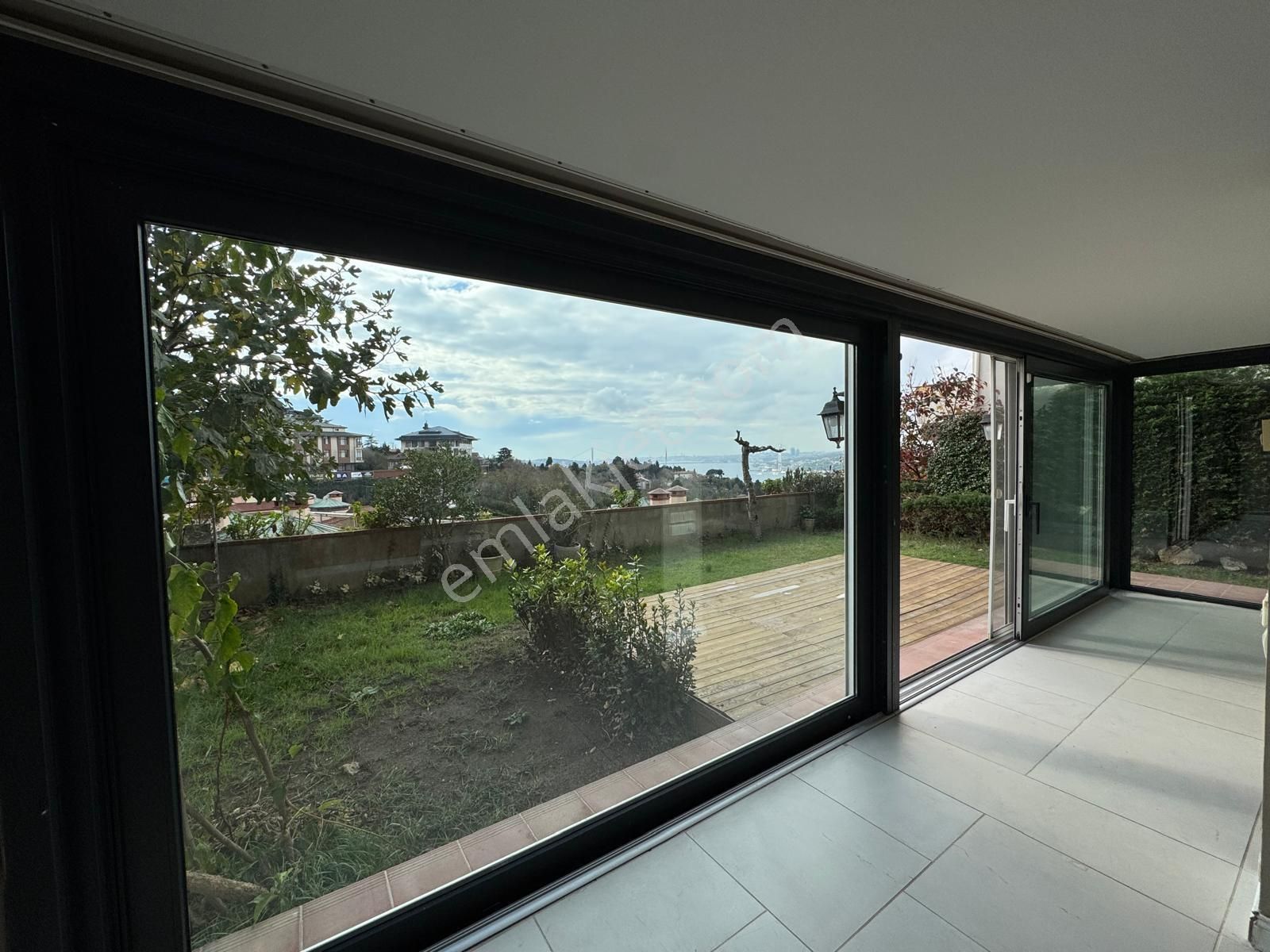 Çengelköy 'de Boğaz Manzaralı 2+1 Bahçe Katı Kiralık Daire - Görsel 16