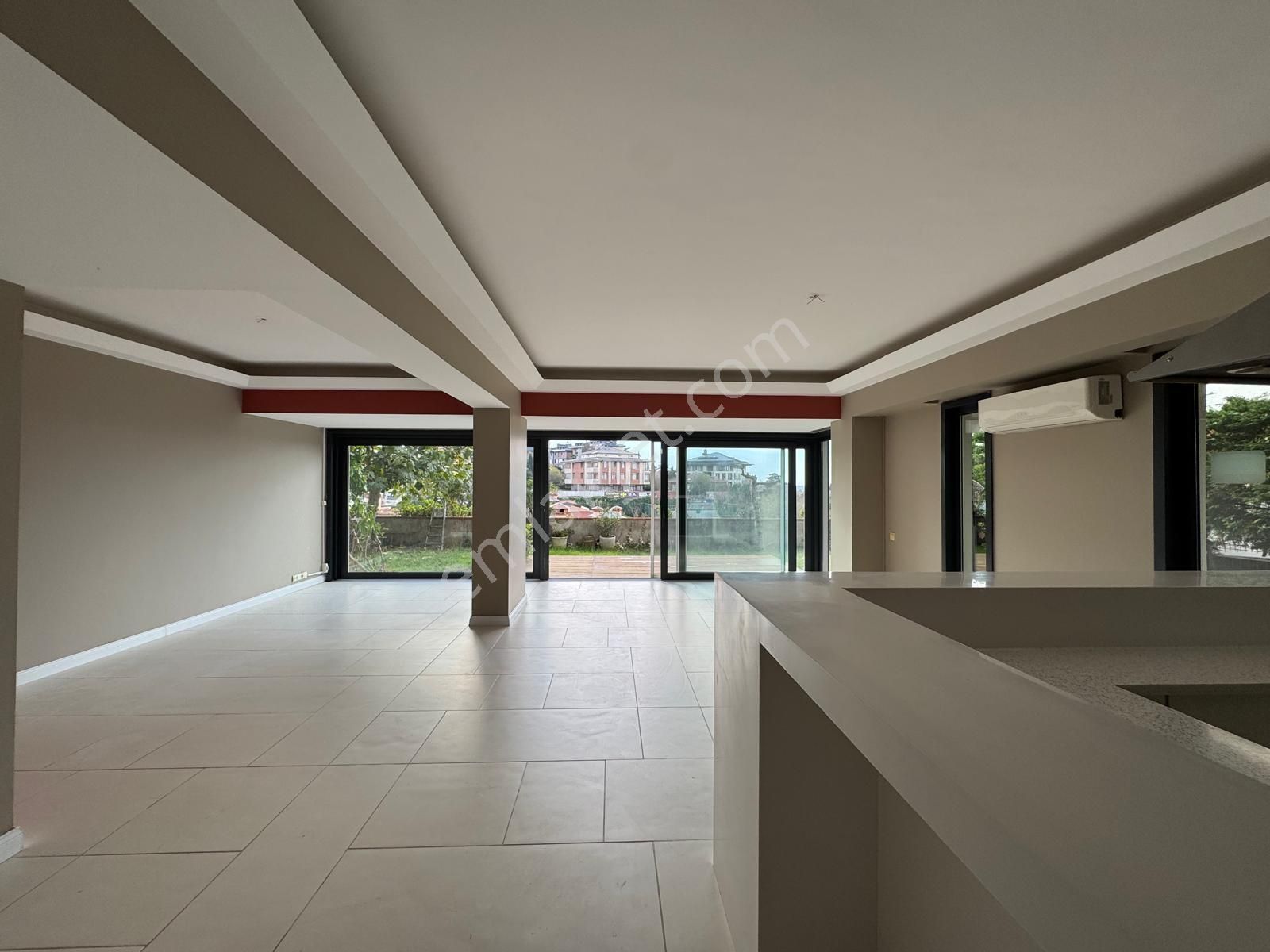 Çengelköy 'de Boğaz Manzaralı 2+1 Bahçe Katı Kiralık Daire - Görsel 13