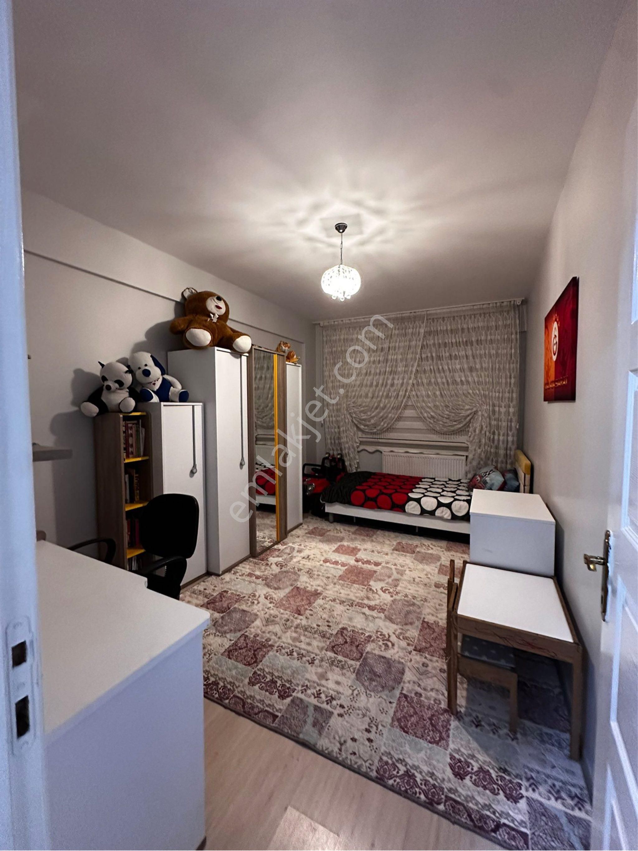 Fetih Caddesinde Satılık 3+1 - Görsel 11