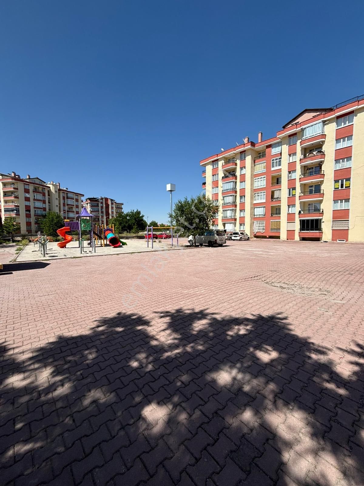 Fetih Caddesinde Satılık 3+1 - Görsel 2