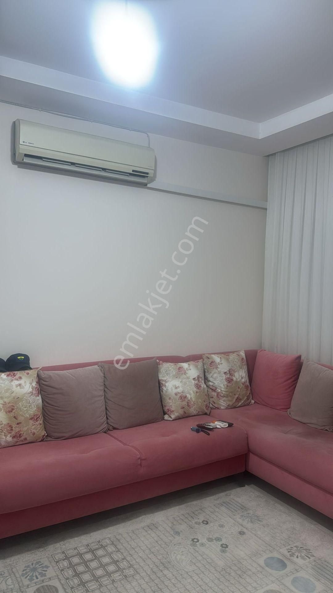 Grand Egelimden Turanda Merkezde Satılık Eşyasız 1+1 Daire