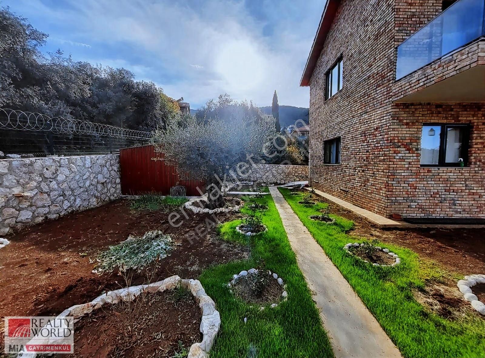 Konyaaltı Geyikbayırı'nda 685 Arsa İçi Satılık Taş Kaplama Villa - Görsel 27