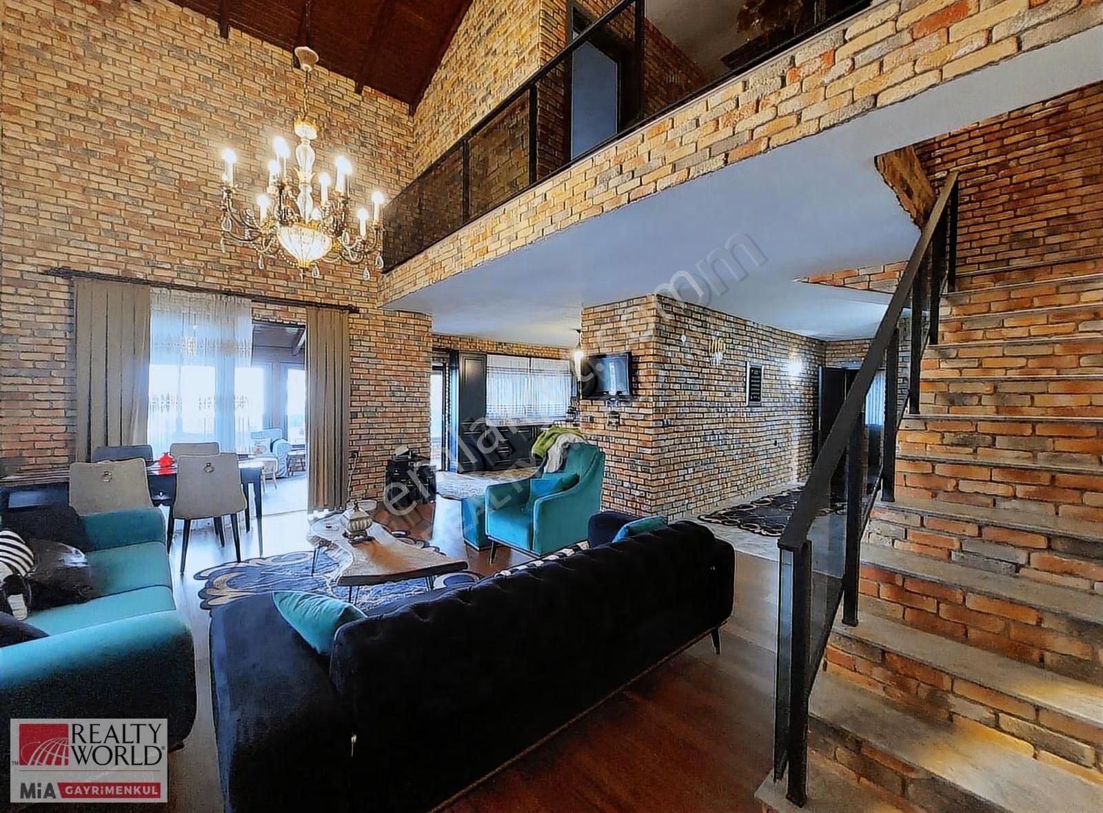 Konyaaltı Geyikbayırı'nda 685 Arsa İçi Satılık Taş Kaplama Villa - Görsel 2