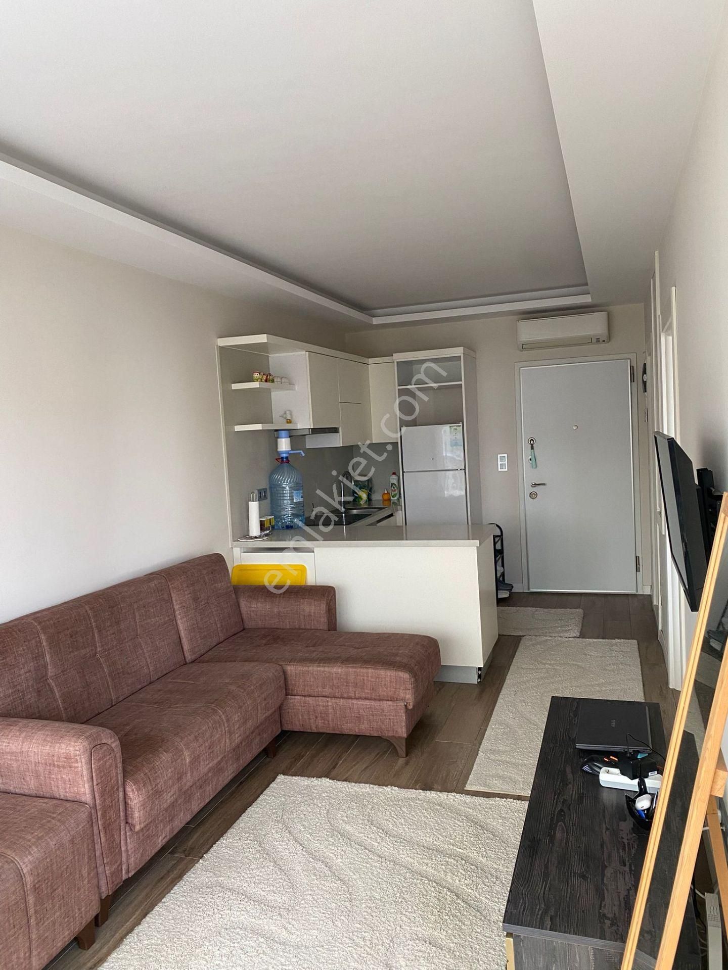 Alaçatı Gayrimenkulden Çeşme Merkezde Yıllık Kiralık 1+1 Daire - Görsel 17