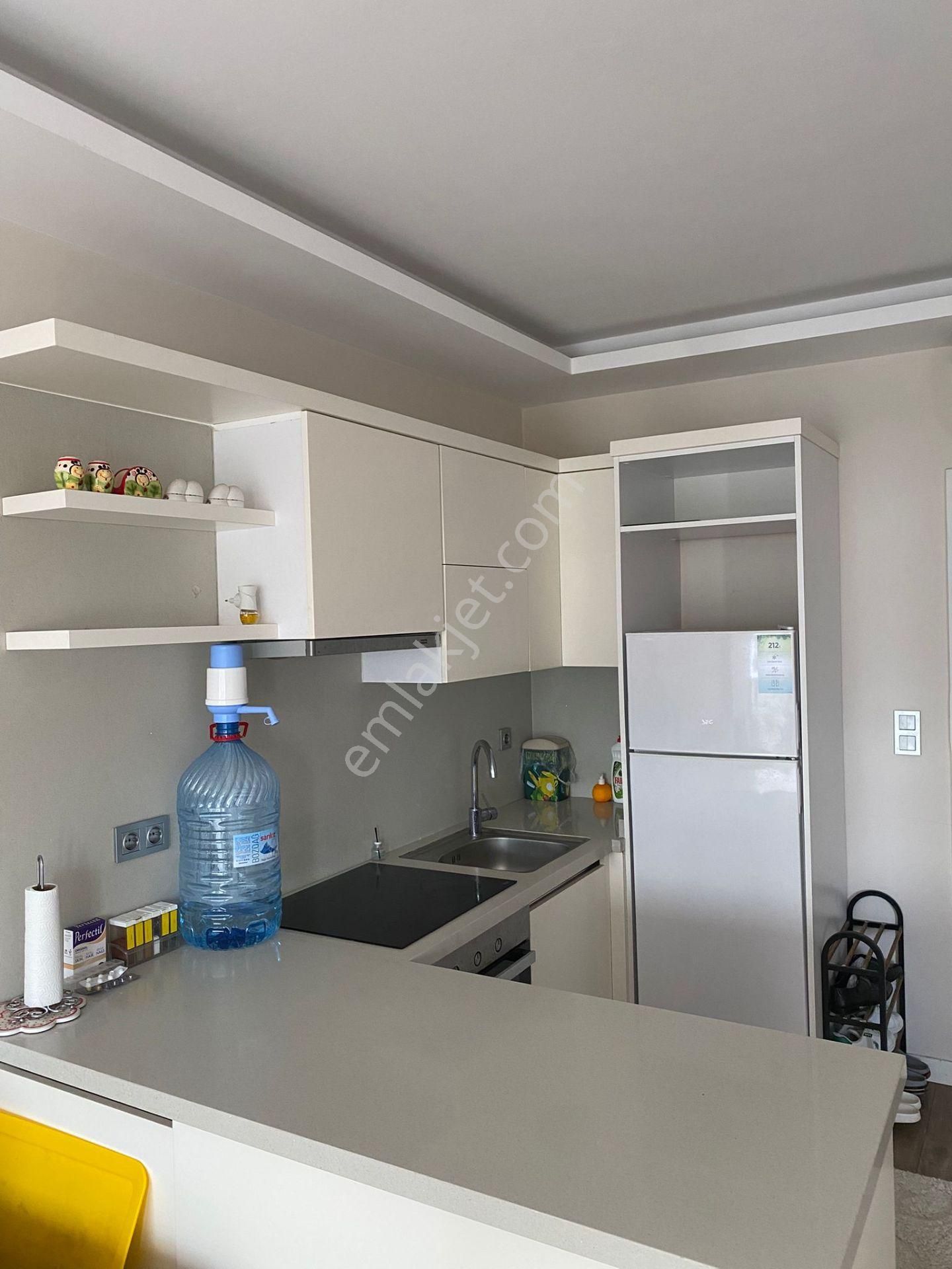 Alaçatı Gayrimenkulden Çeşme Merkezde Yıllık Kiralık 1+1 Daire - Görsel 3