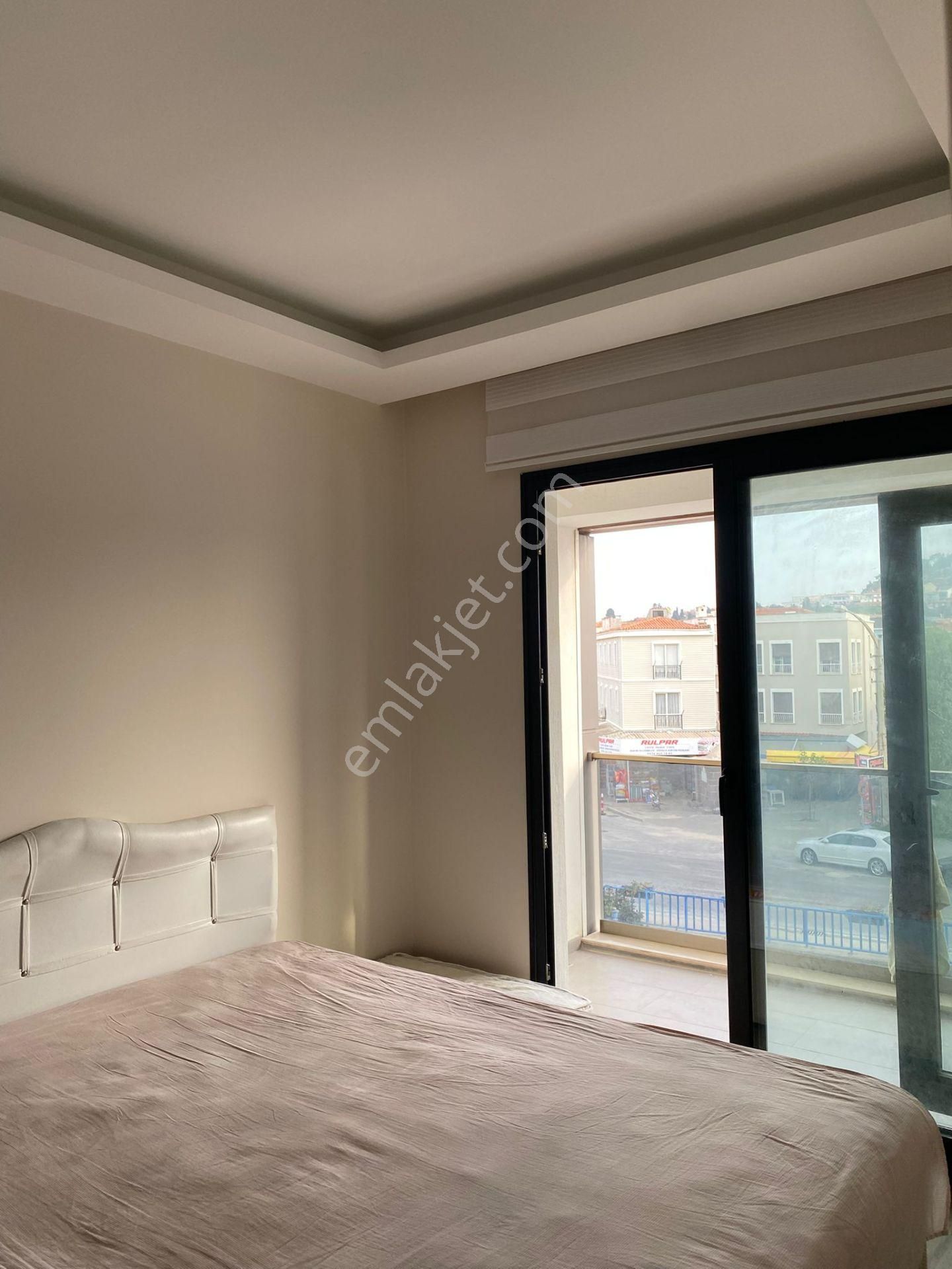 Alaçatı Gayrimenkulden Çeşme Merkezde Yıllık Kiralık 1+1 Daire - Görsel 13