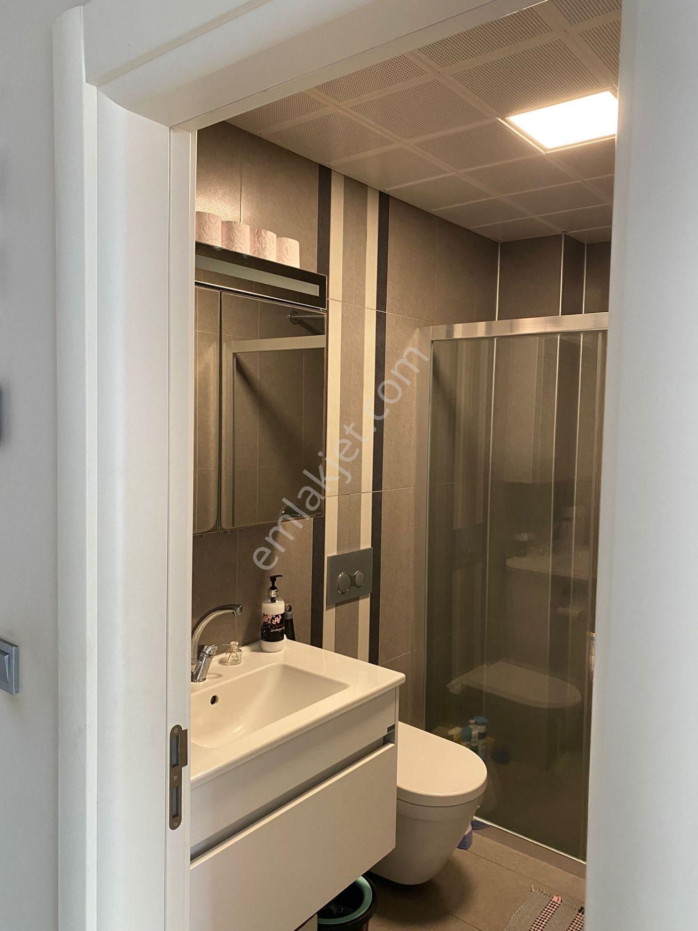 Alaçatı Gayrimenkulden Çeşme Merkezde Yıllık Kiralık 1+1 Daire - Görsel 7