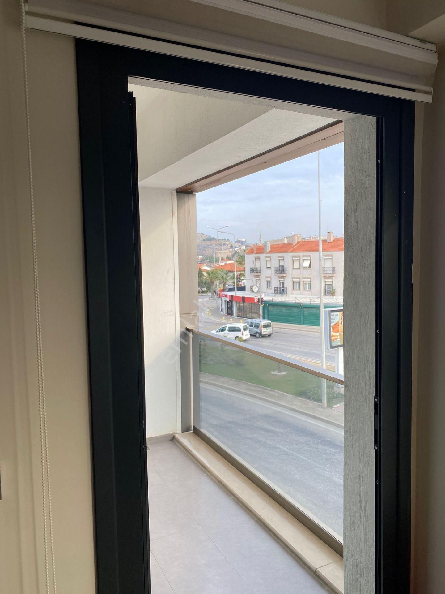 Alaçatı Gayrimenkulden Çeşme Merkezde Yıllık Kiralık 1+1 Daire - Görsel 4