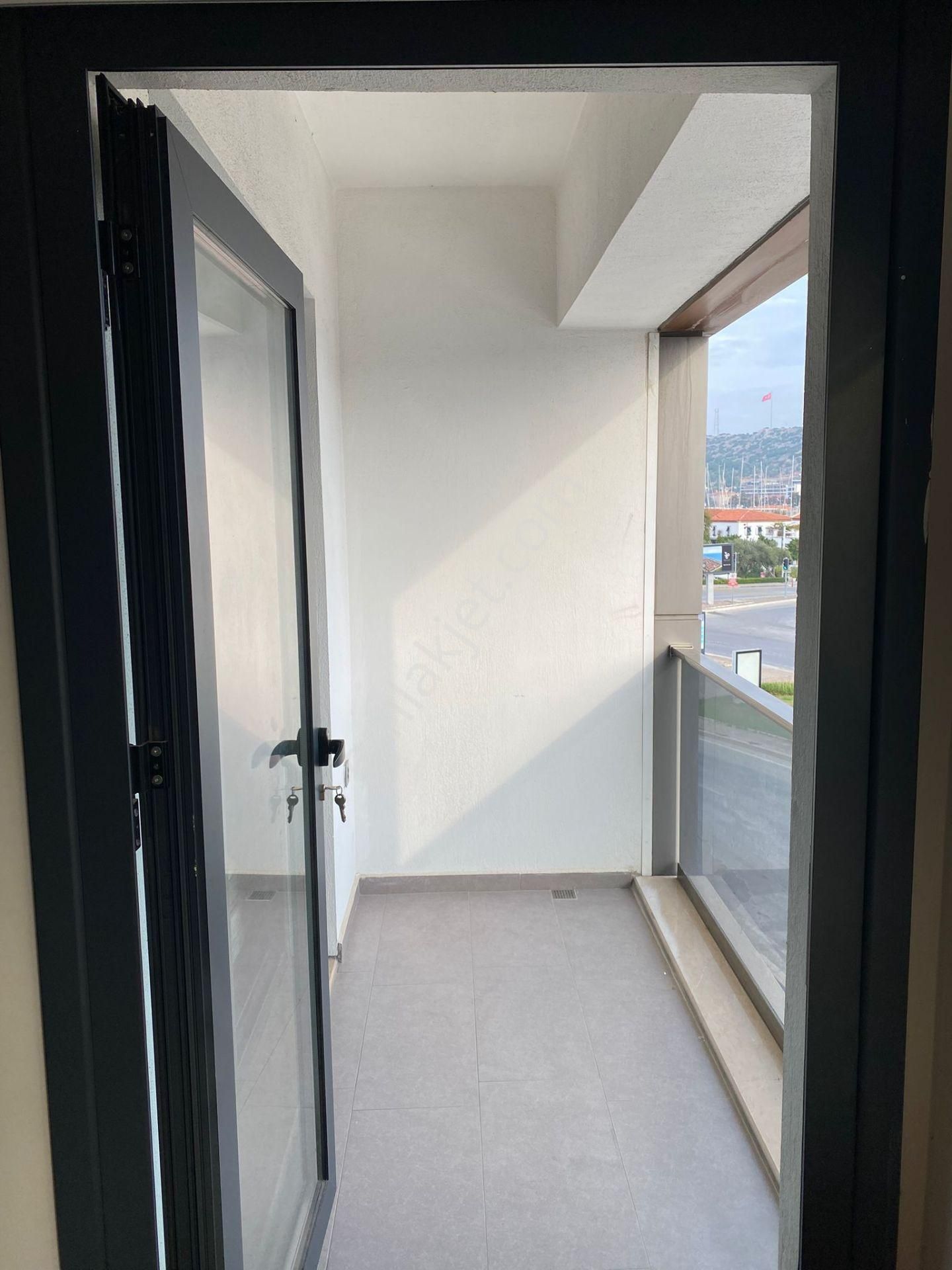 Alaçatı Gayrimenkulden Çeşme Merkezde Yıllık Kiralık 1+1 Daire - Görsel 10