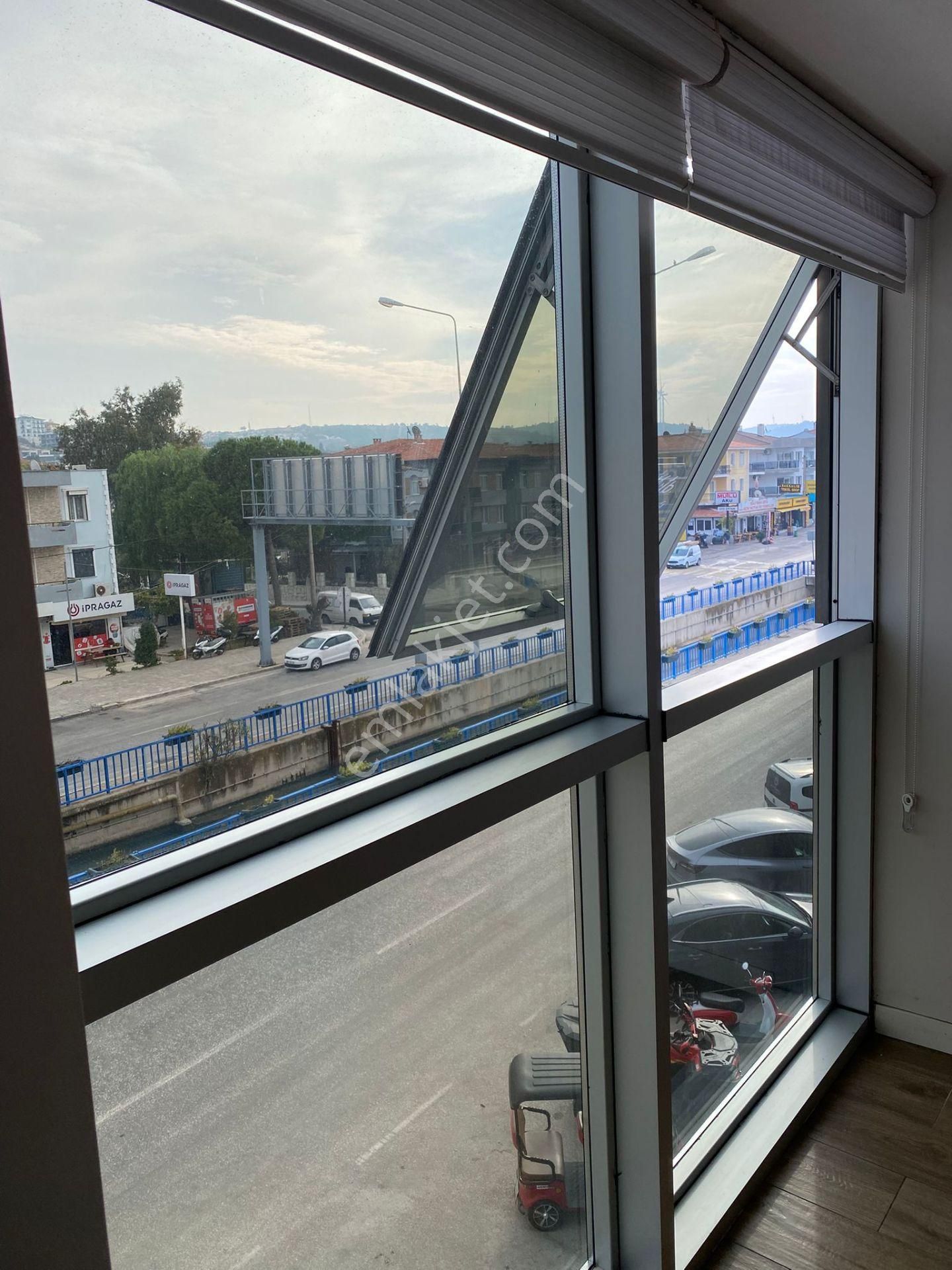 Alaçatı Gayrimenkulden Çeşme Merkezde Yıllık Kiralık 1+1 Daire - Görsel 12