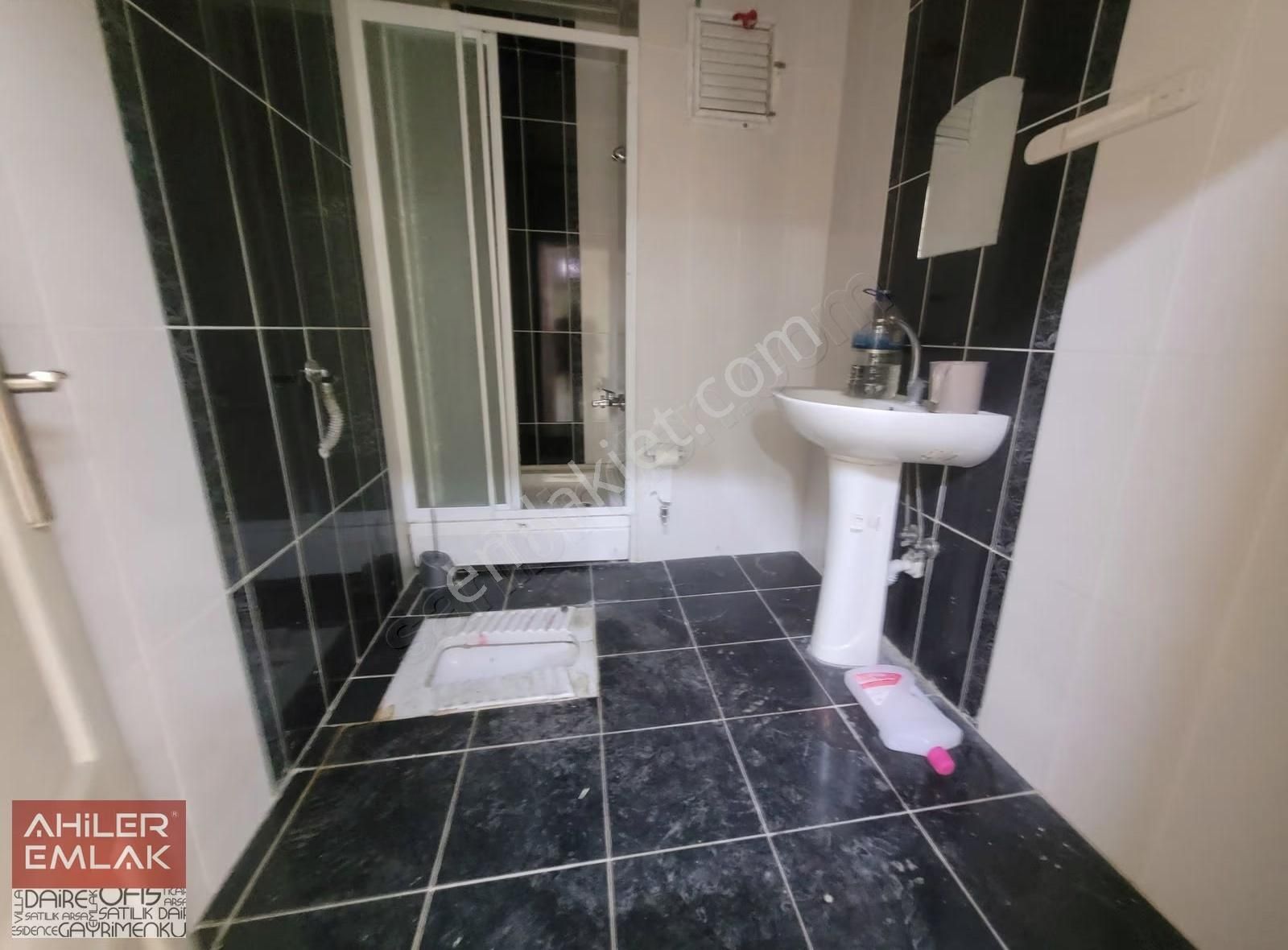 Şentepe Pazarı Karşısında 180m2 Yapılı Kiralık Dükkan - Görsel 3