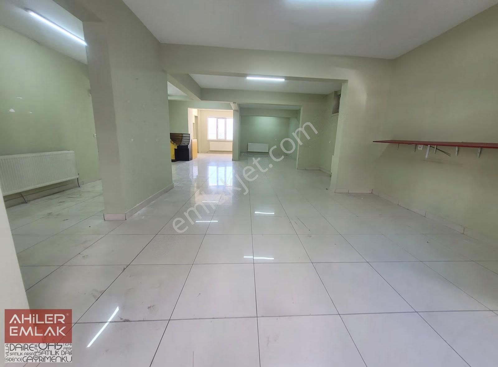 Şentepe Pazarı Karşısında 180m2 Yapılı Kiralık Dükkan - Görsel 7